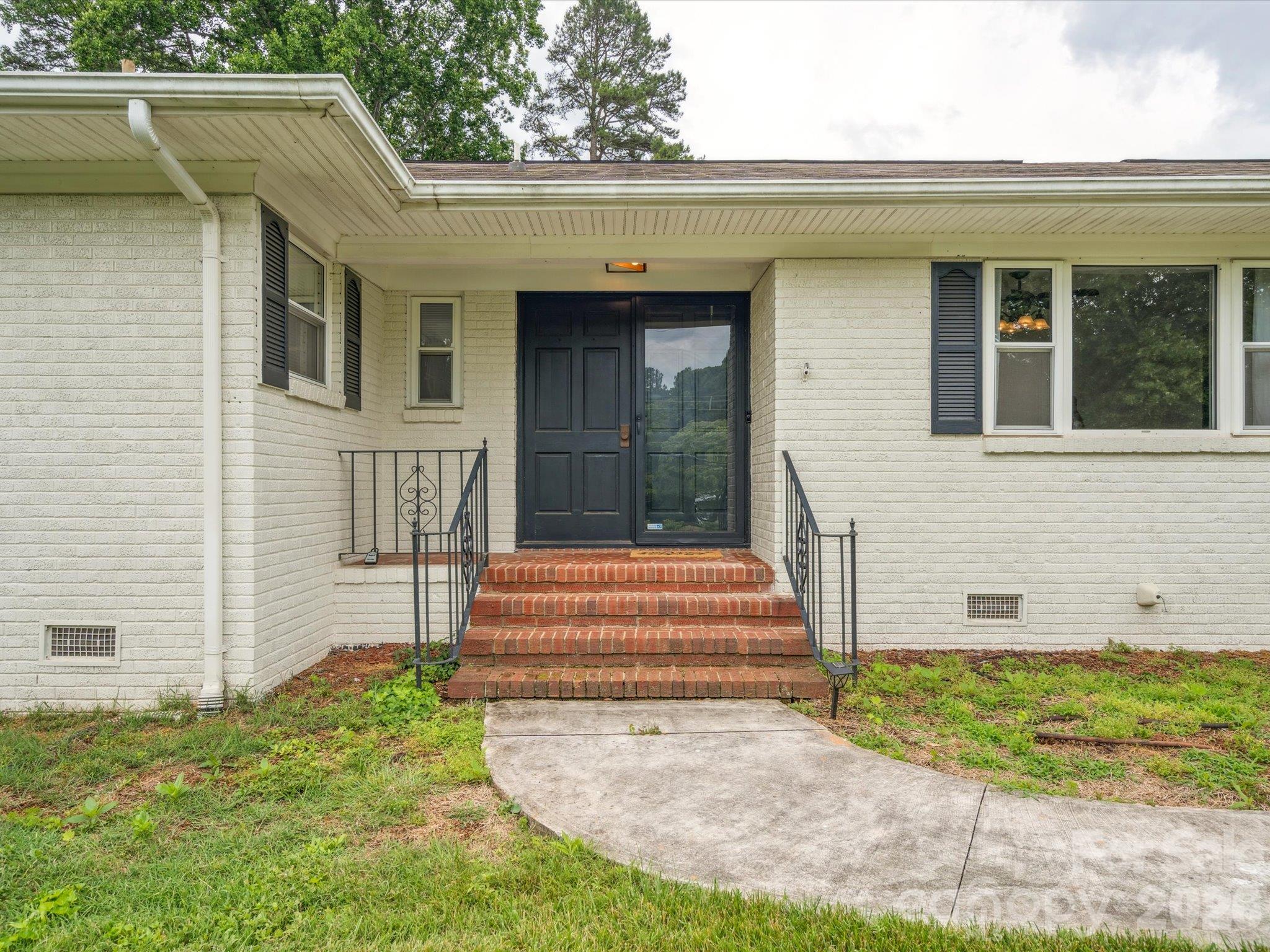 Single Family Residence at 6700 Terry Drive, Charlotte, photo 5 of 46