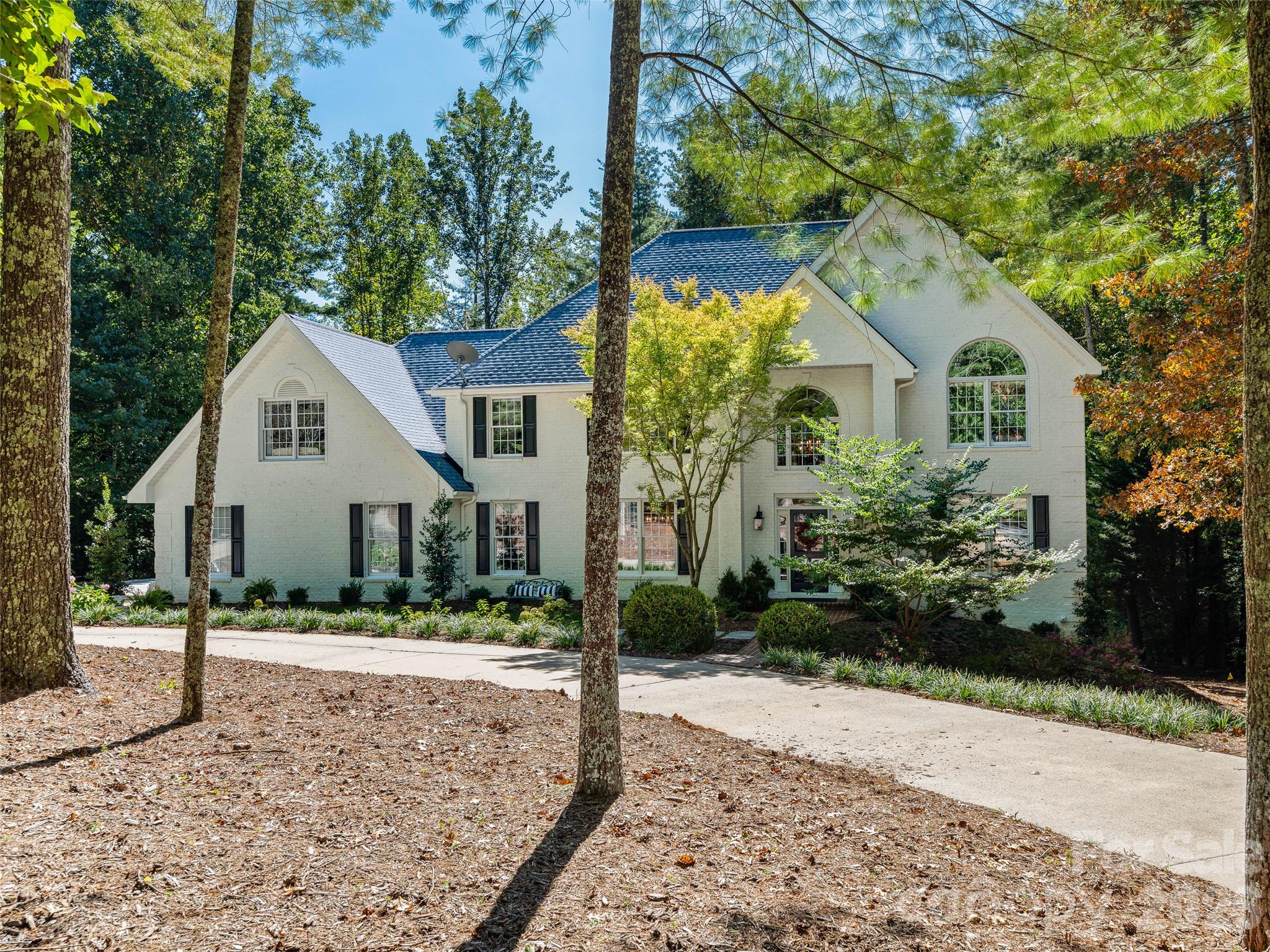 12 Dunnwoody Drive