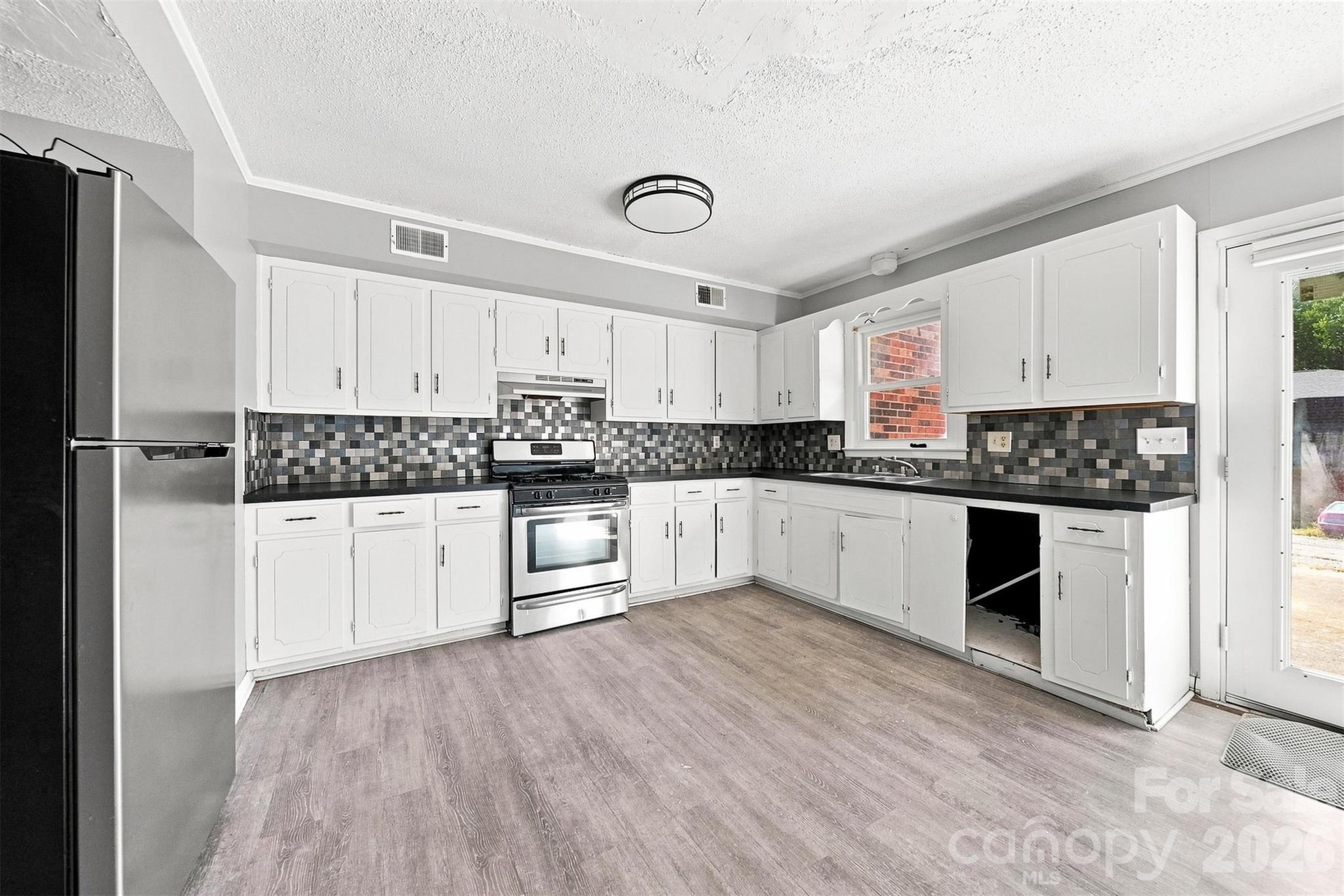 Apartment at 402 S Ashe Avenue, Newton, photo 20 of 48