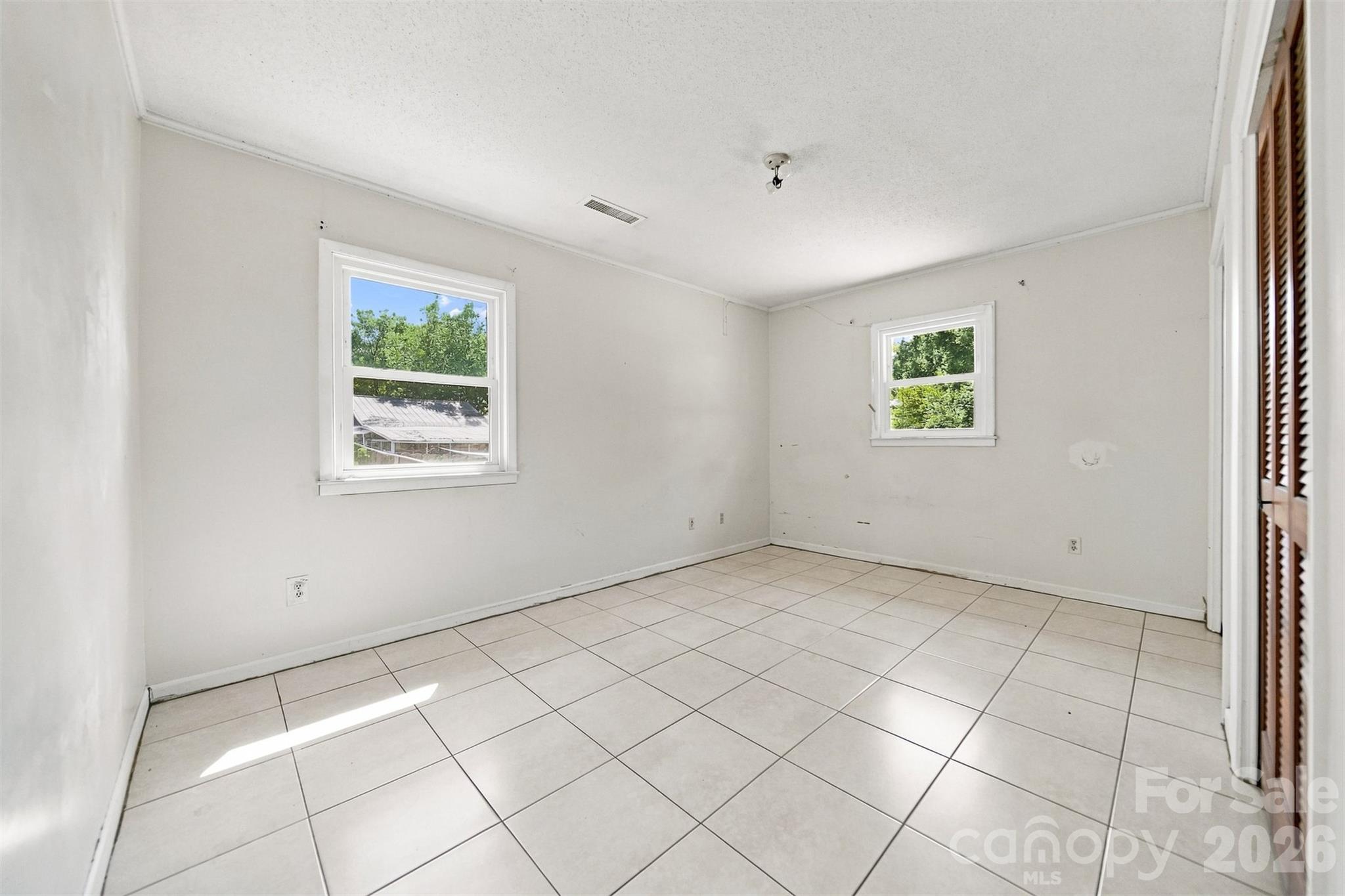 Apartment at 402 S Ashe Avenue, Newton, photo 24 of 48