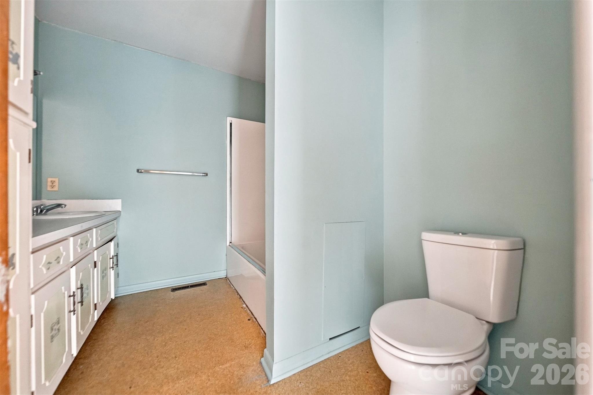 Apartment at 402 S Ashe Avenue, Newton, photo 35 of 48