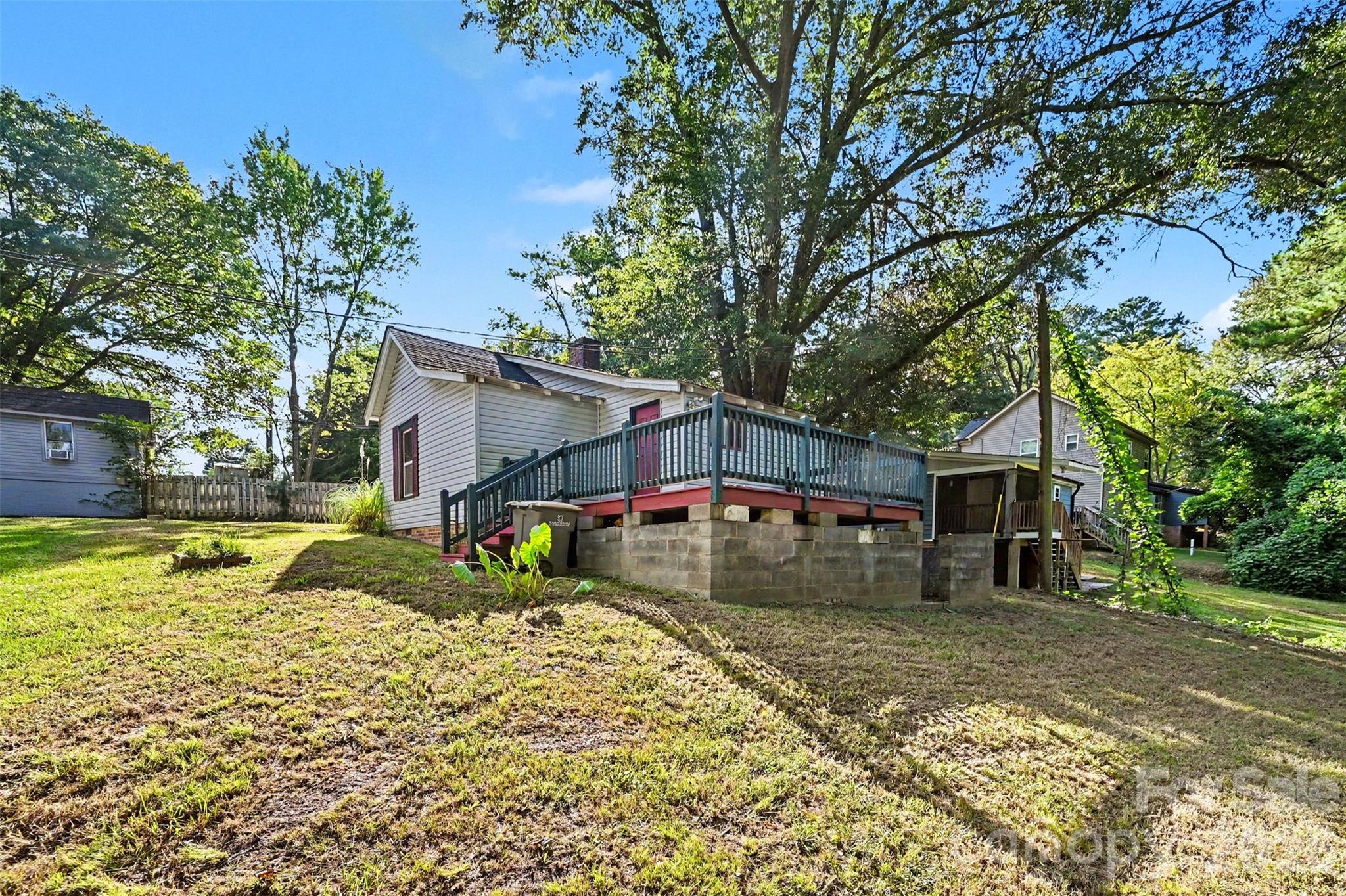 Single Family Residence at 607 S Harding Avenue, Kannapolis, photo 28 of 33