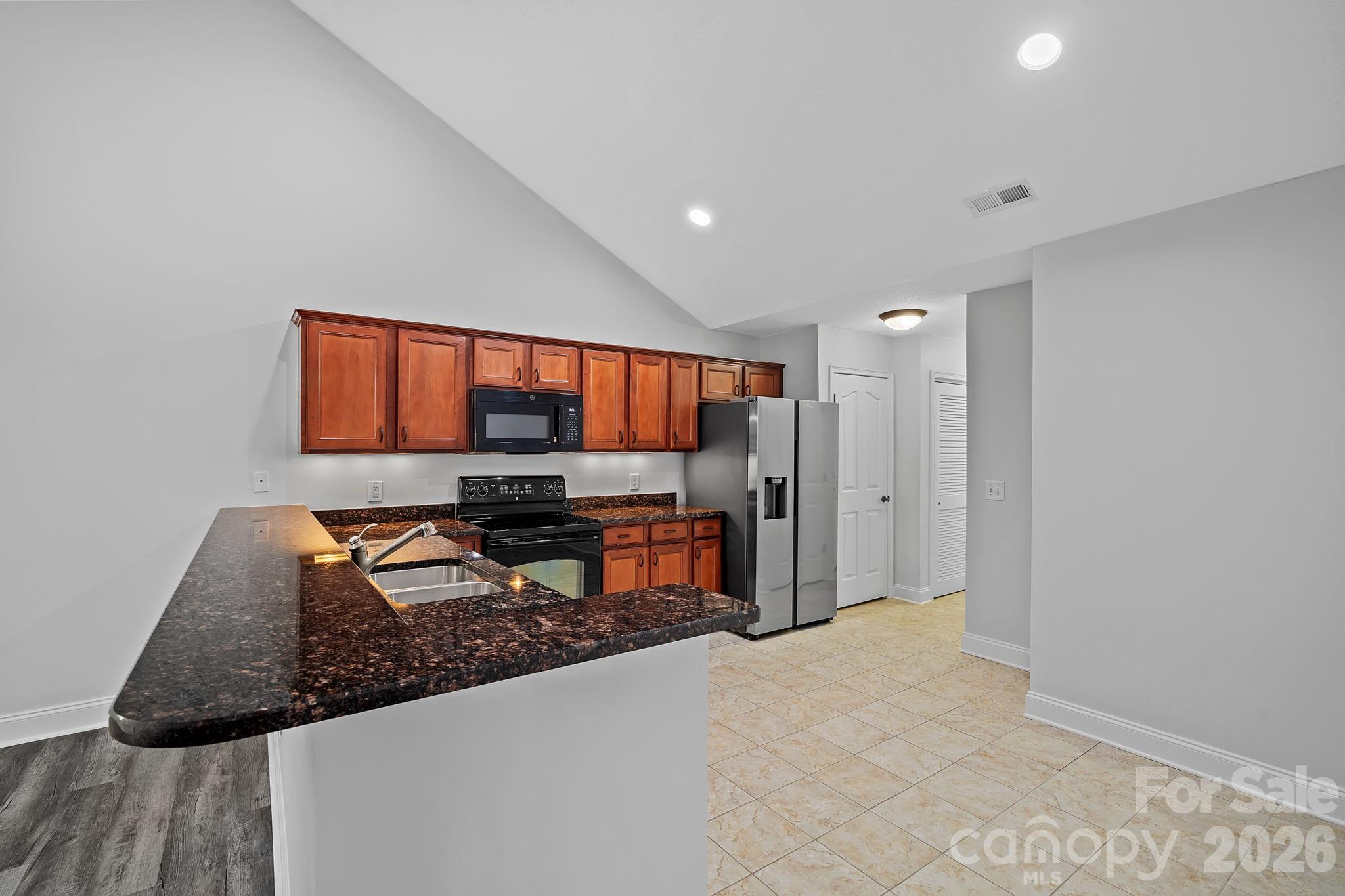 Townhouse at 6 Mountain Meadow Circle, Weaverville, photo 11 of 46