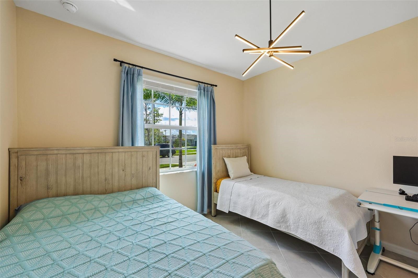 Single Family Residence at 11177 PINOT DR, VENICE, photo 13 of 44