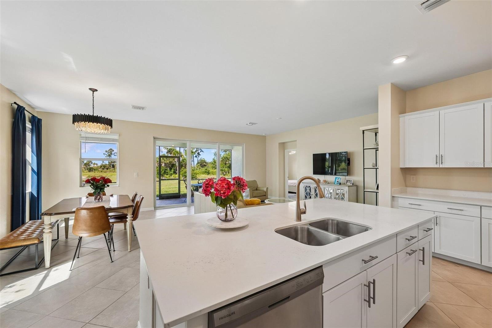 Single Family Residence at 11177 PINOT DR, VENICE, photo 17 of 44