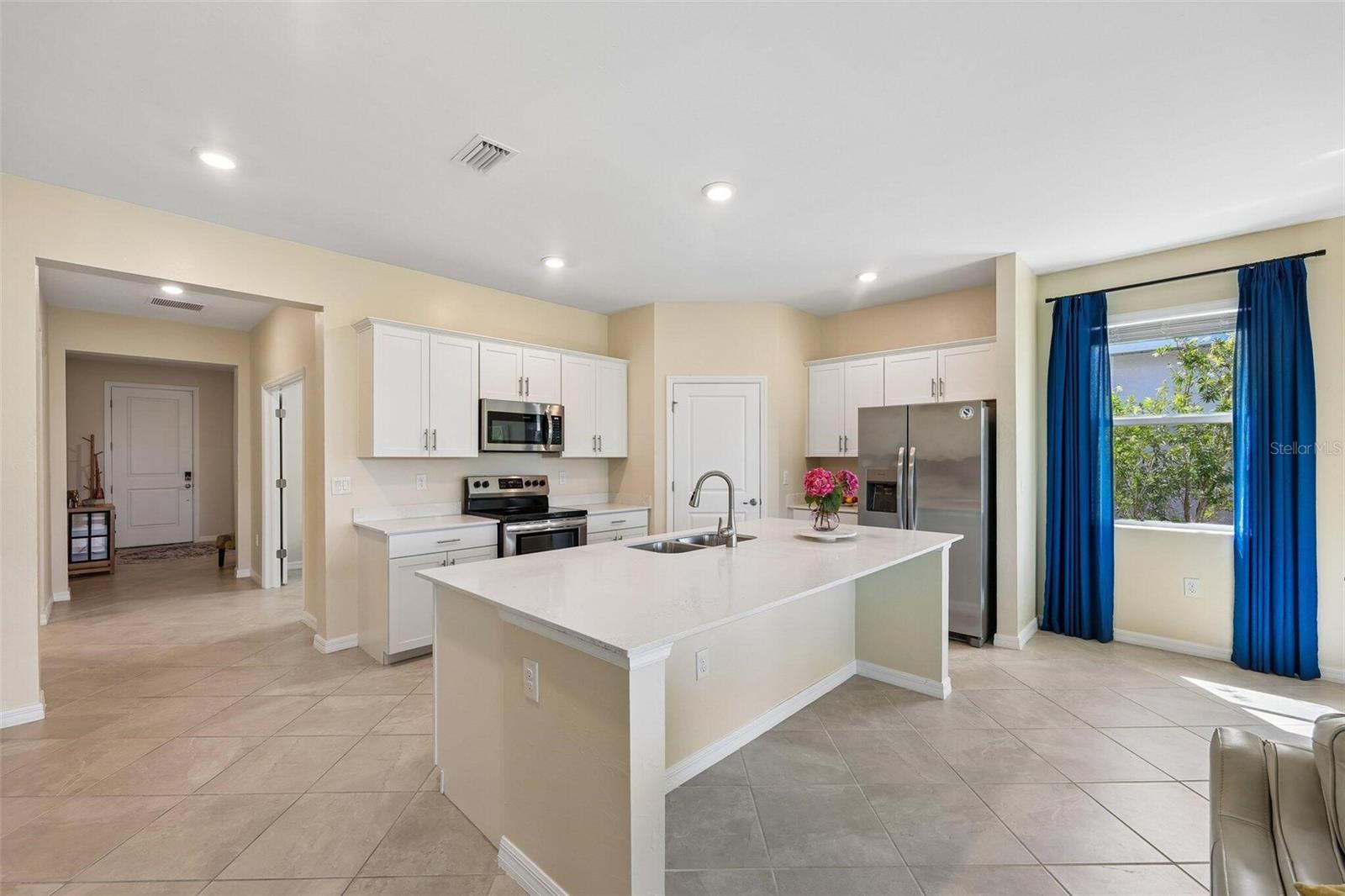 Single Family Residence at 11177 PINOT DR, VENICE, photo 18 of 44