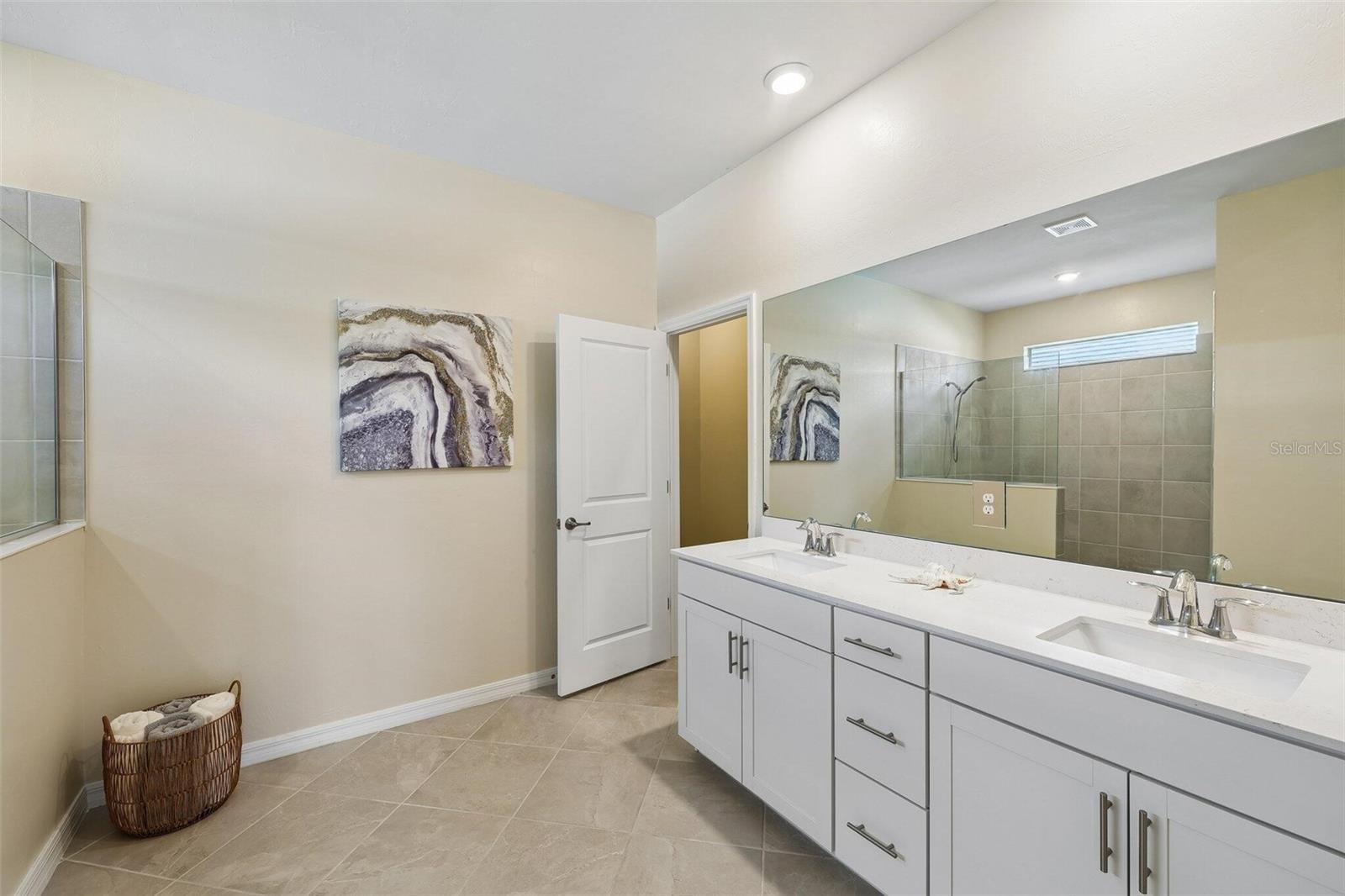 Single Family Residence at 11177 PINOT DR, VENICE, photo 25 of 44