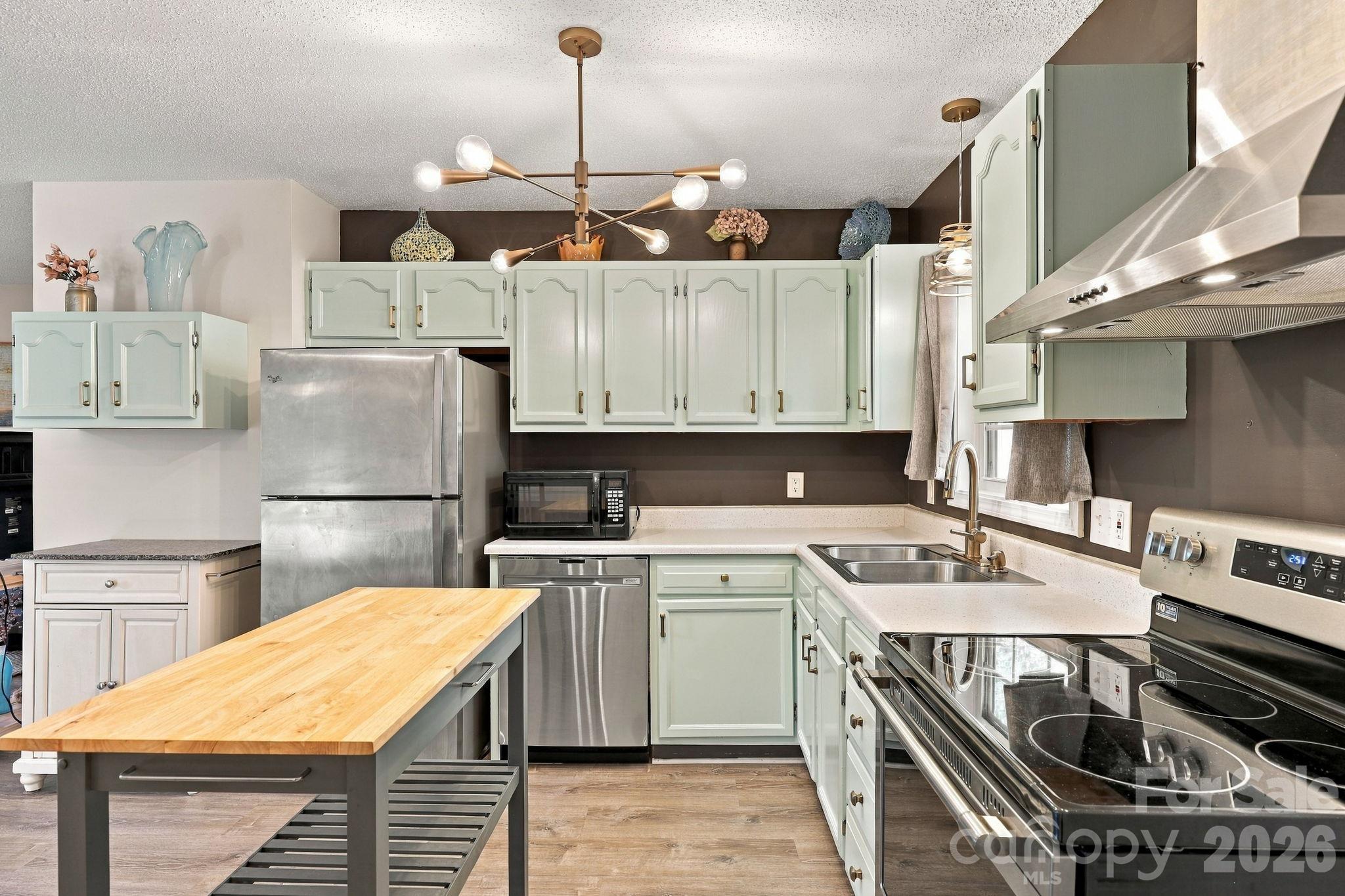 Spacious kitchen - 10 Foggy Hollow Trail, Asheville