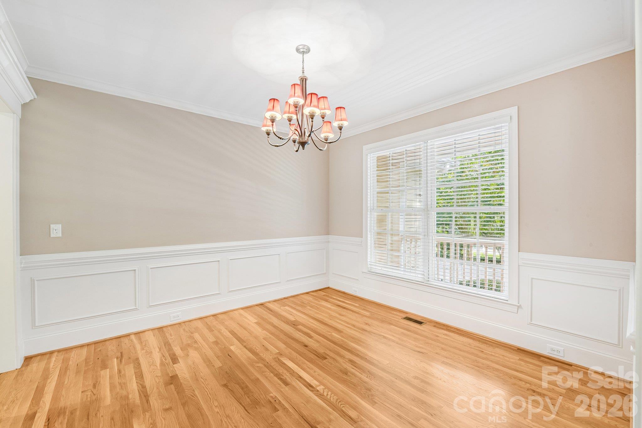 Dining Room - 3573 Lake Shore Road S, Denver