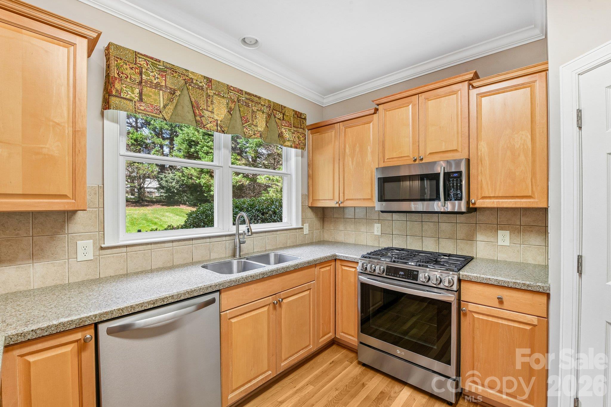 Single Family Residence at 3573 Lake Shore Road S, Denver, photo 9 of 28