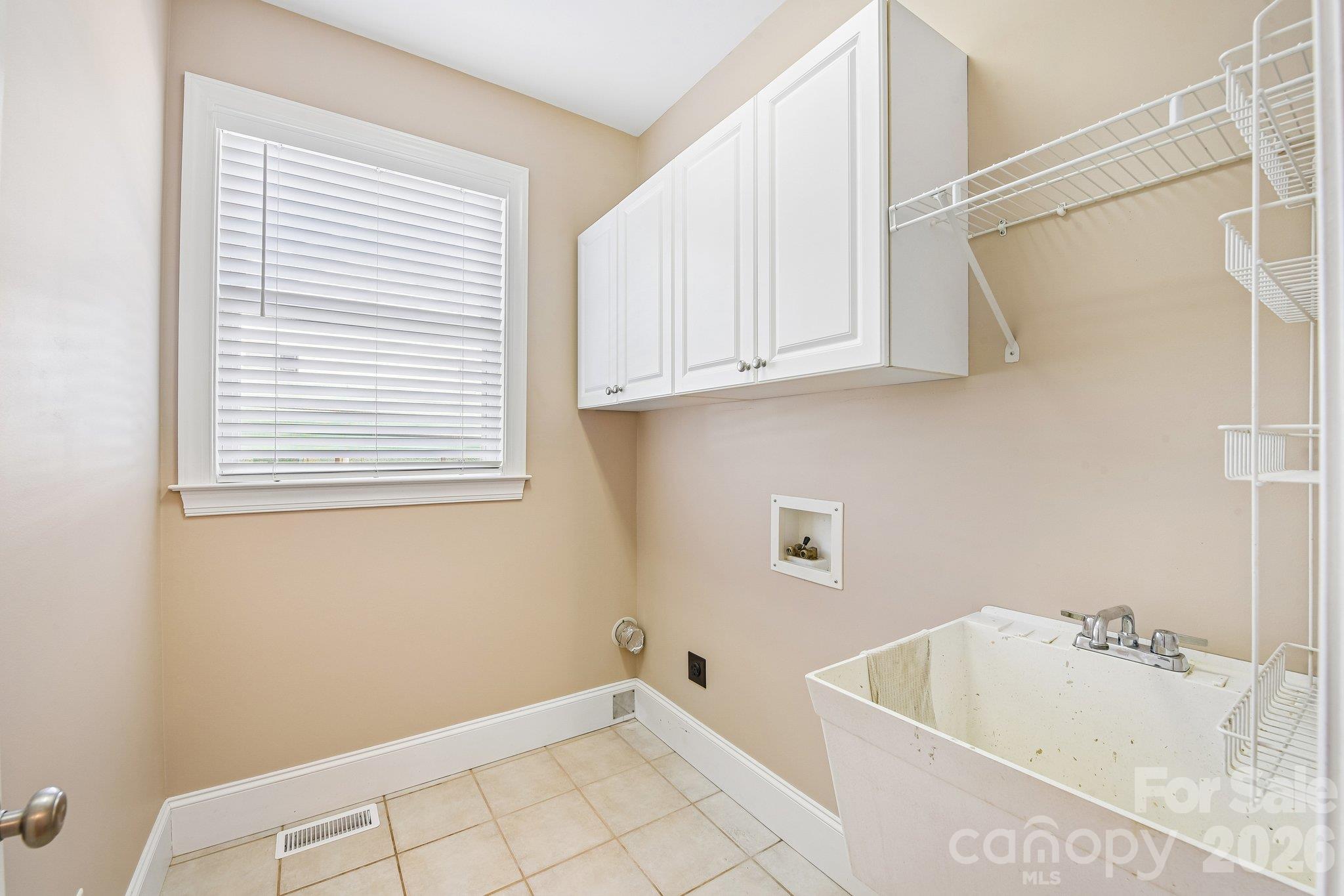 Laundry Room Main Level - 3573 Lake Shore Road S, Denver