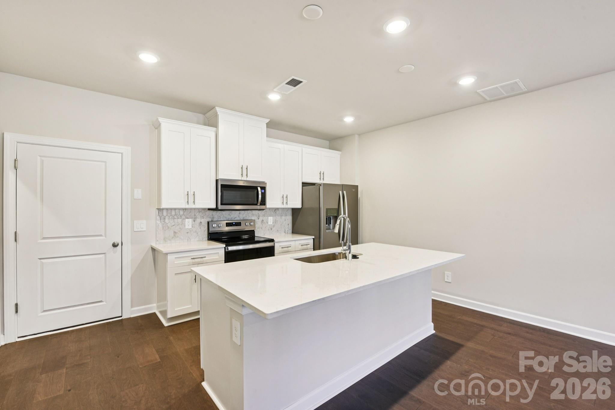 Townhouse at 109 Ciara Place, Mooresville, photo 6 of 28