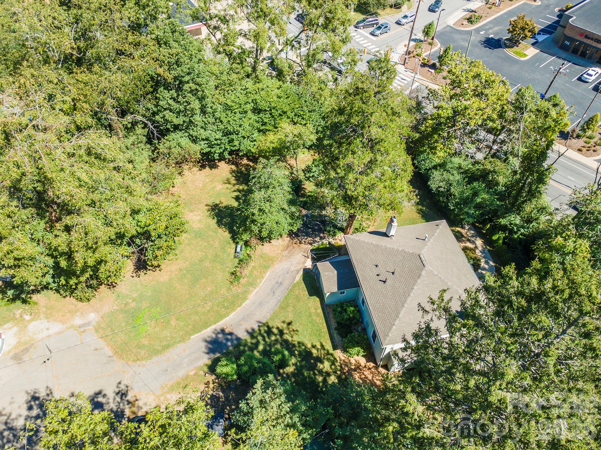 3 Parkings spots - 710 Merrimon Avenue, Asheville