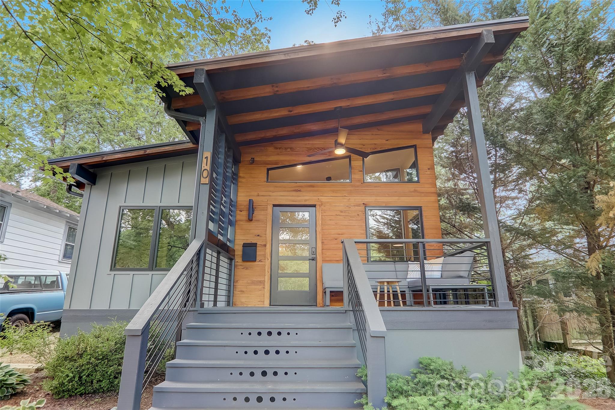 Single Family Residence at 10 Cornelia Street, Asheville, photo 4 of 47
