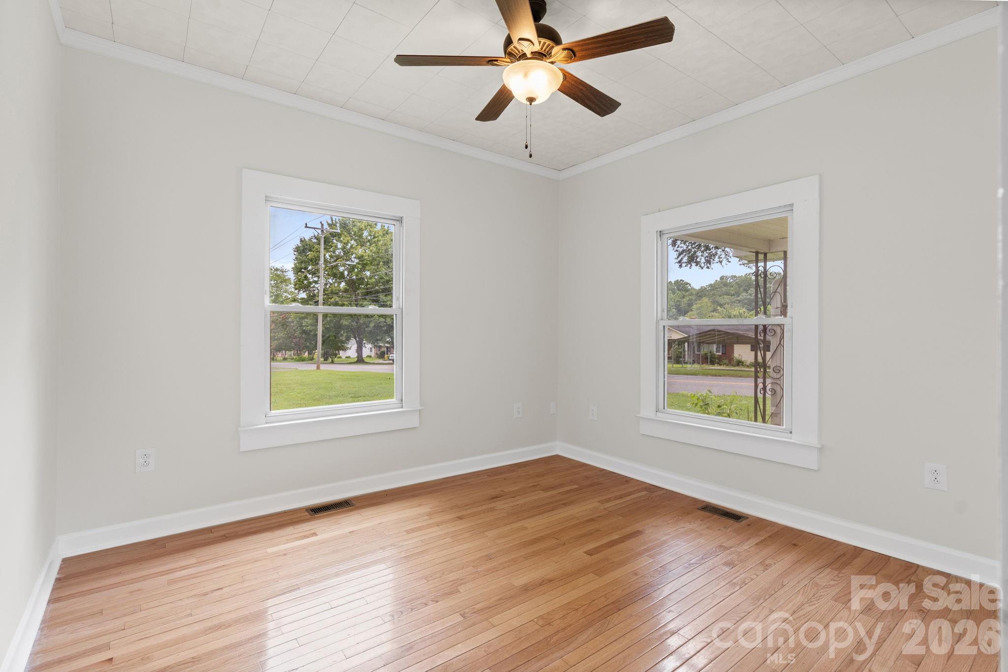 Single Family Residence at 403 Faulkner Street, Clover, photo 8 of 35