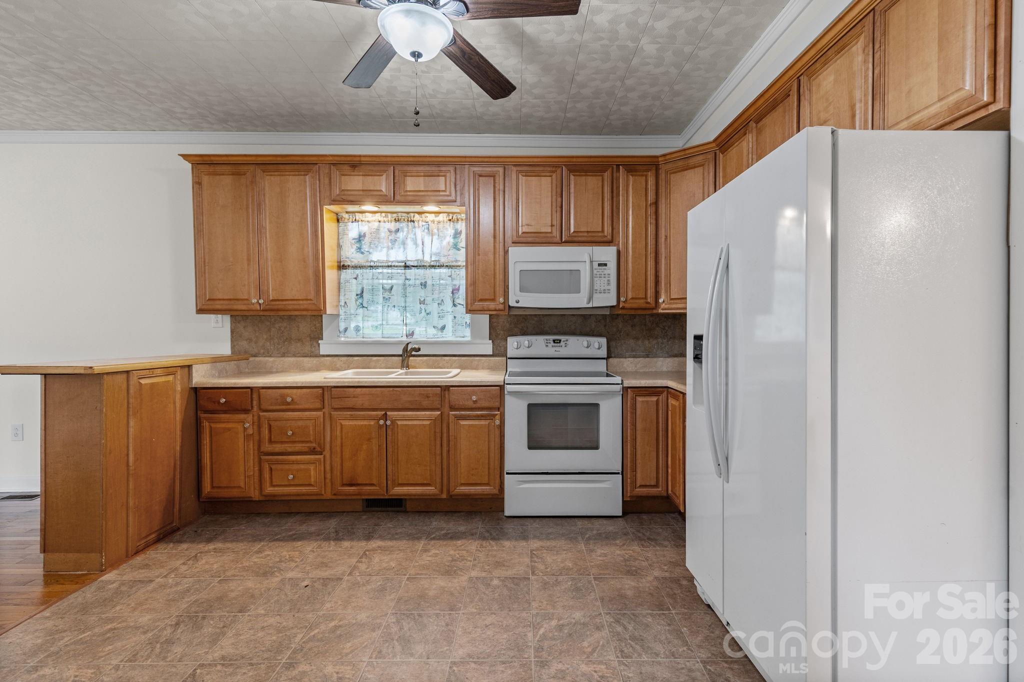 Single Family Residence at 403 Faulkner Street, Clover, photo 16 of 35
