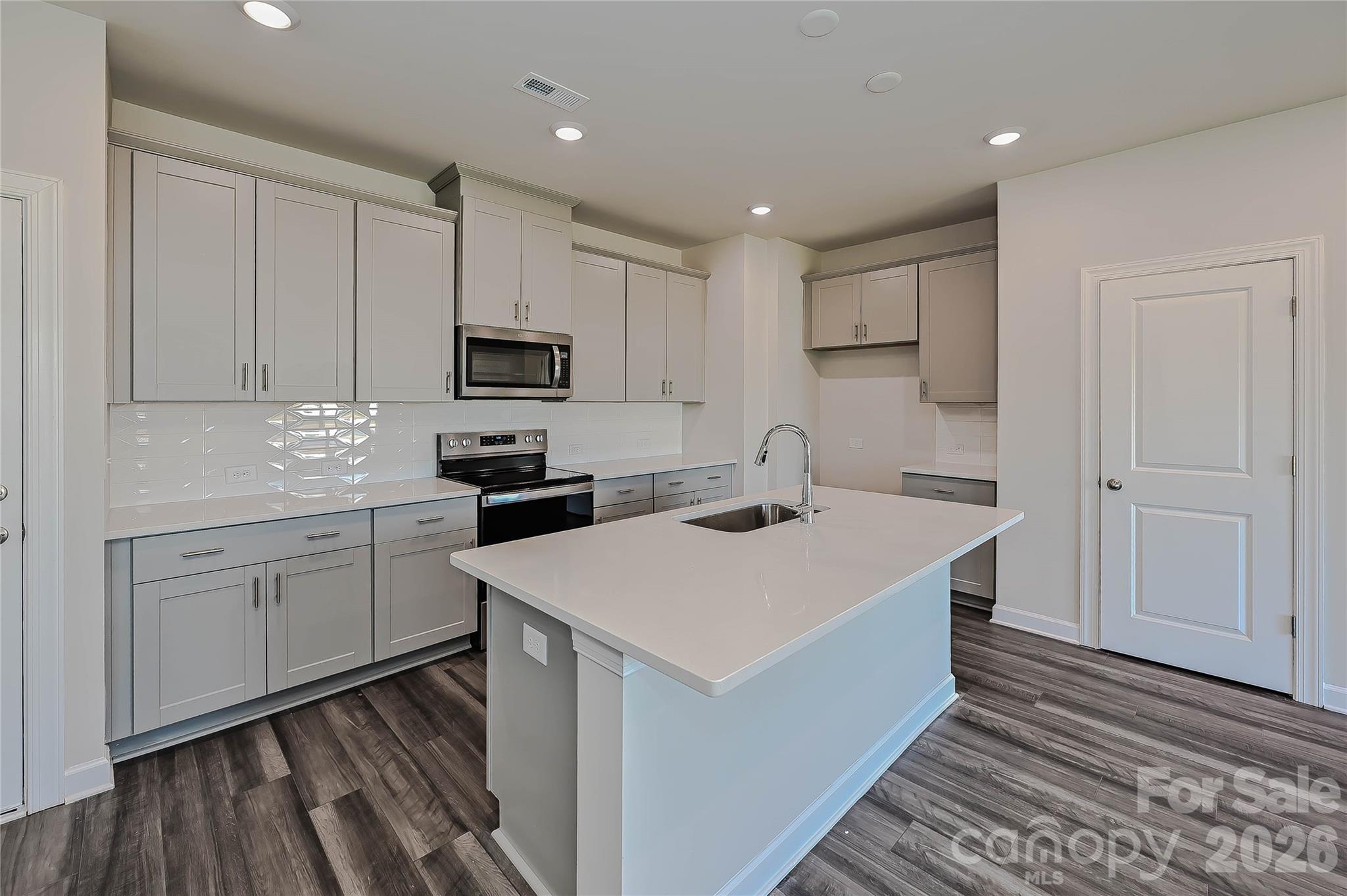Single Family Residence at 1433 Wildflower Street, Newton, photo 5 of 17