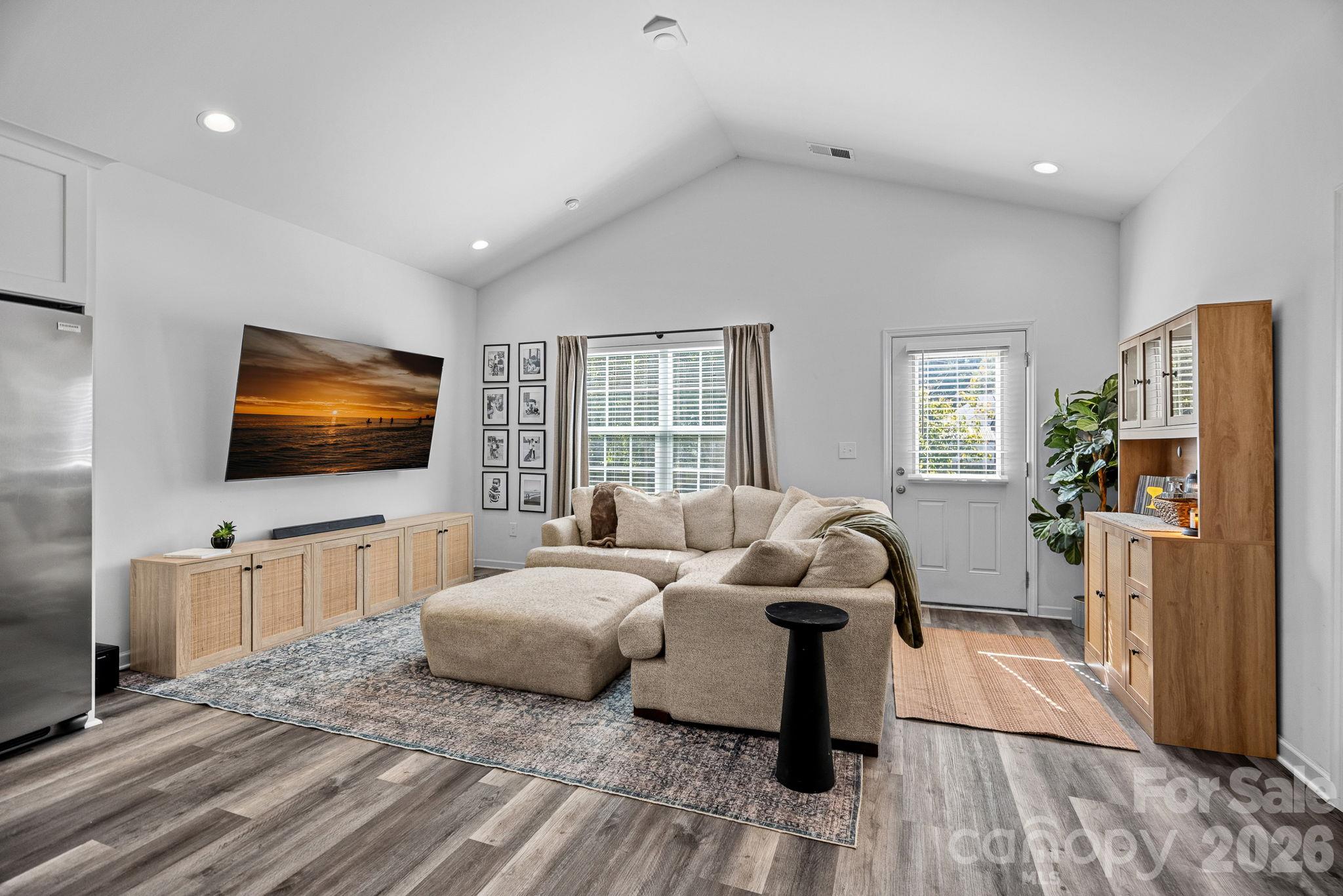 Single Family Residence at 521 Porter Street, Charlotte, photo 6 of 21