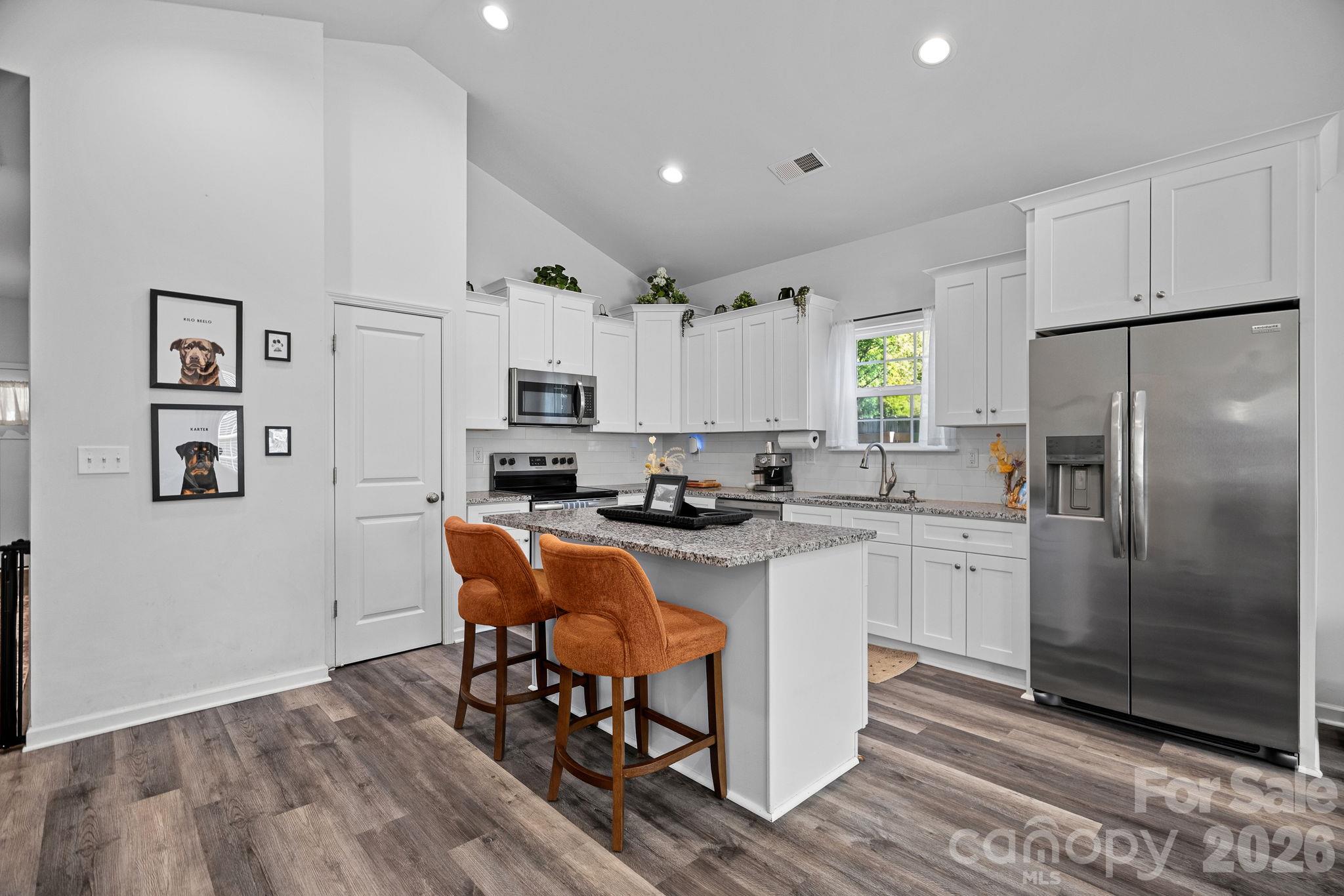 Single Family Residence at 521 Porter Street, Charlotte, photo 9 of 21