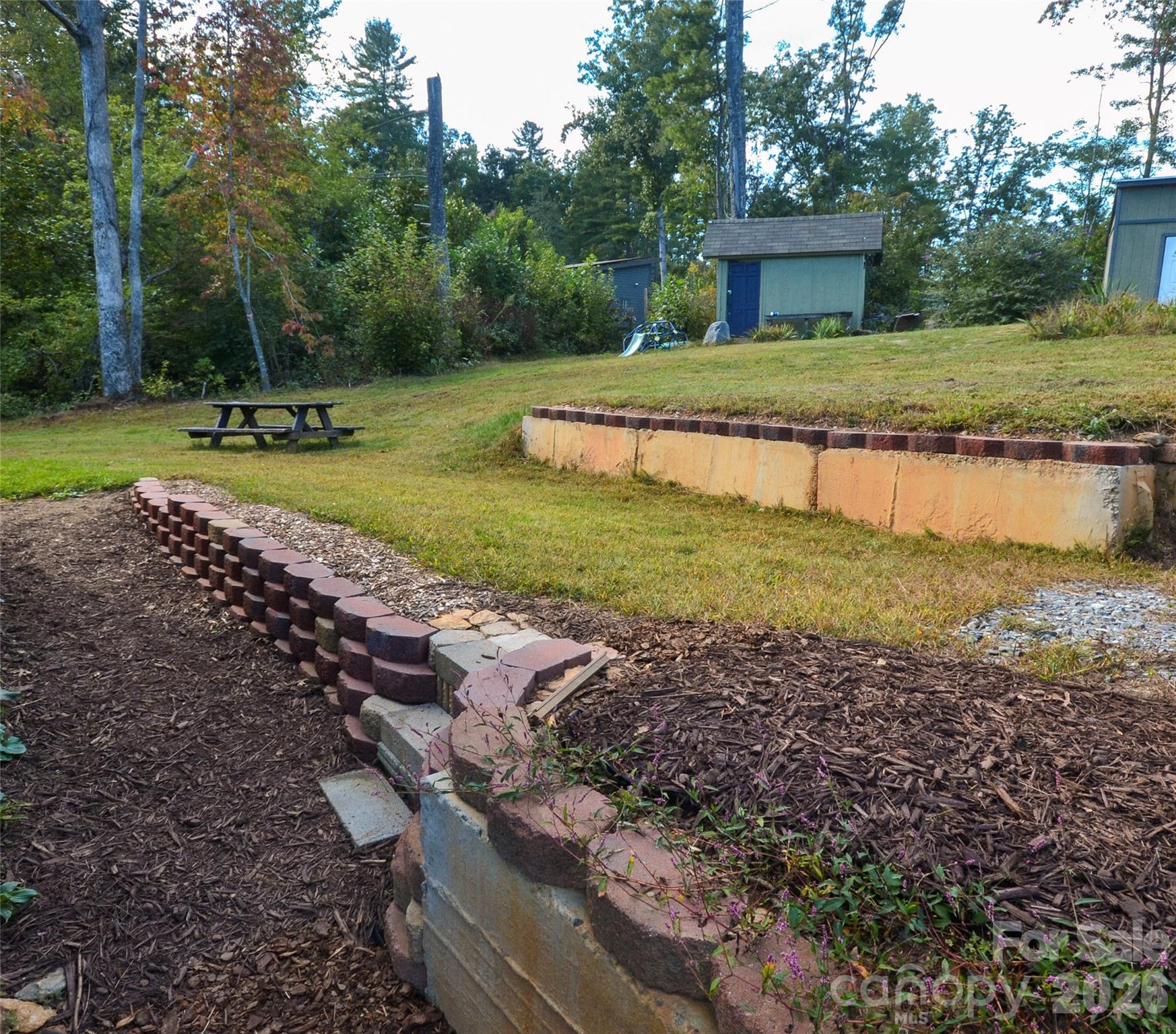 Single Family Residence at 6 Mountain Oaks Drive, Fletcher, photo 9 of 42