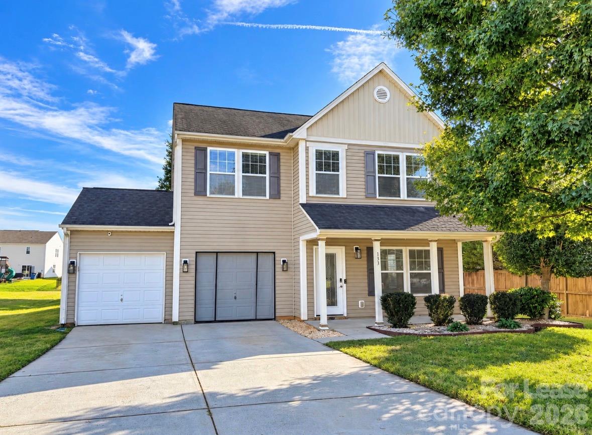 Single Family Residence at 133 Altondale Drive, Statesville, photo 3 of 17