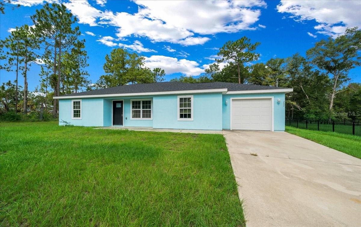 202 OAK LANE CIR