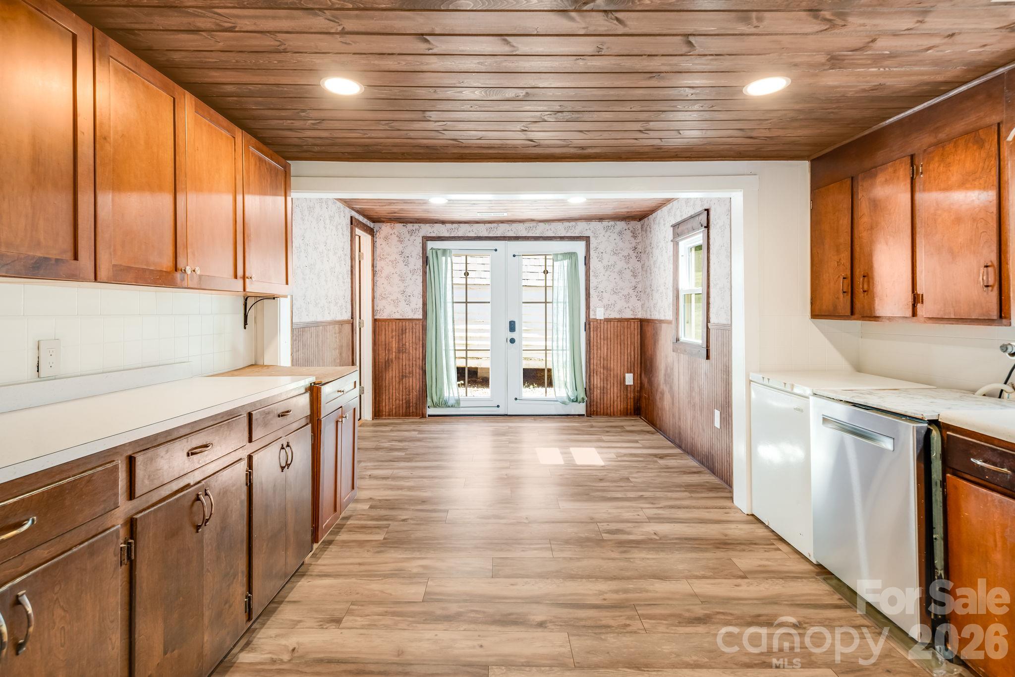 Single Family Residence at 61 Martins Creek Road, Barnardsville, photo 10 of 33