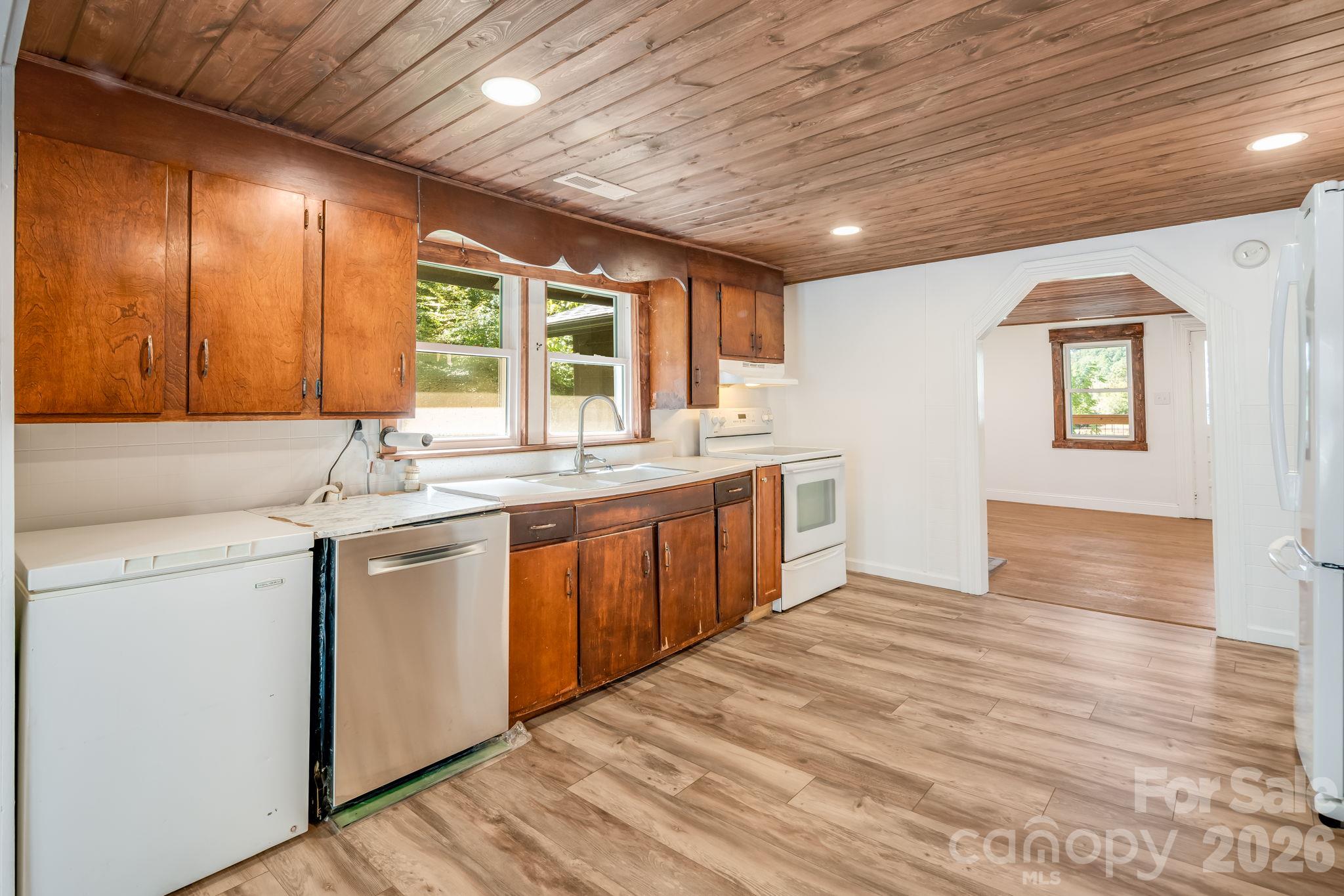 Single Family Residence at 61 Martins Creek Road, Barnardsville, photo 11 of 33