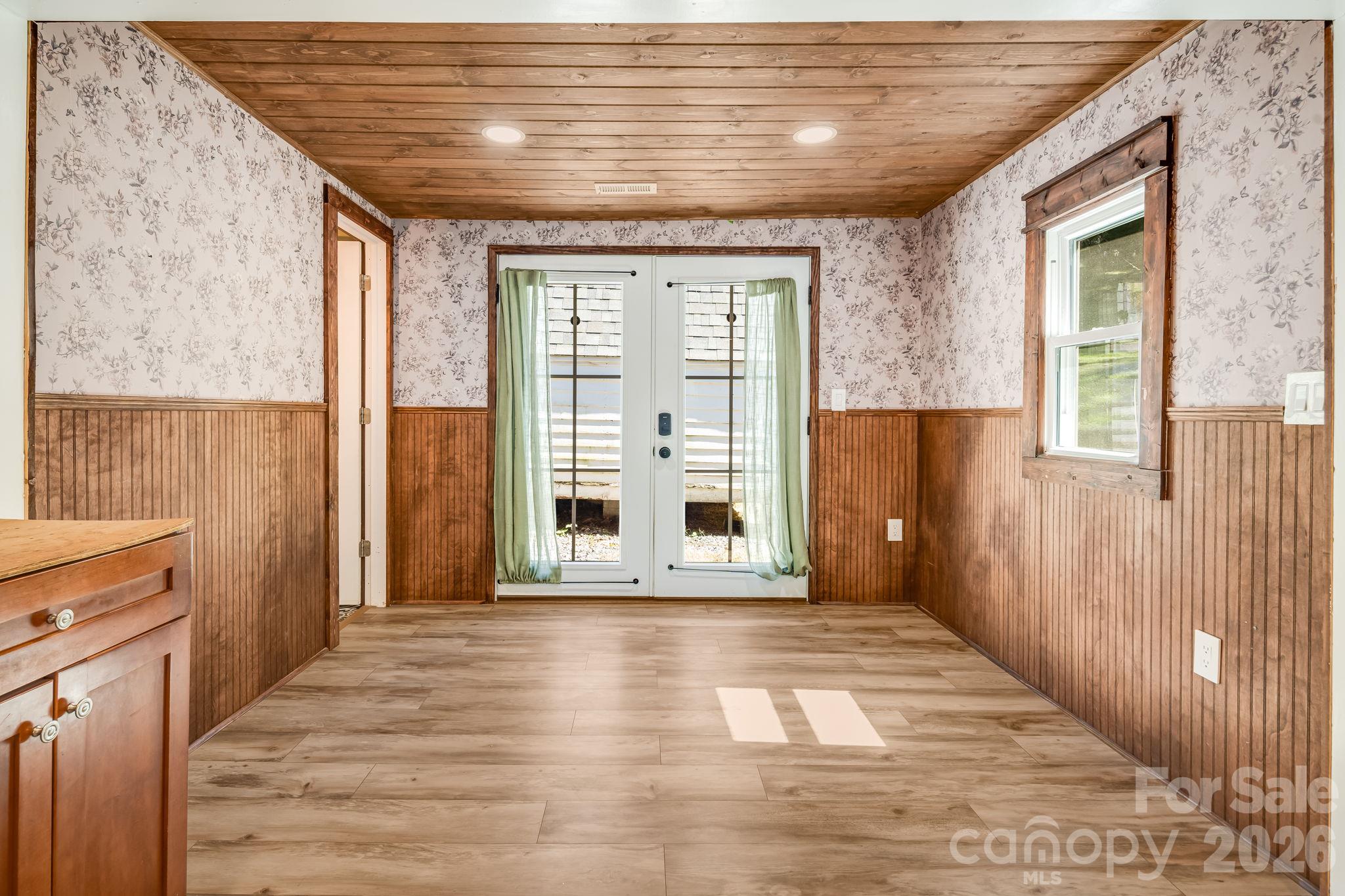 Single Family Residence at 61 Martins Creek Road, Barnardsville, photo 13 of 33
