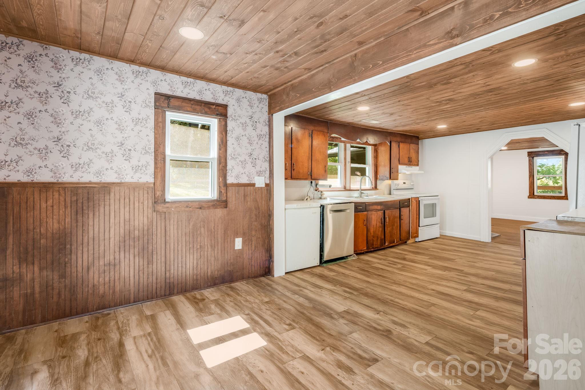 Single Family Residence at 61 Martins Creek Road, Barnardsville, photo 14 of 33