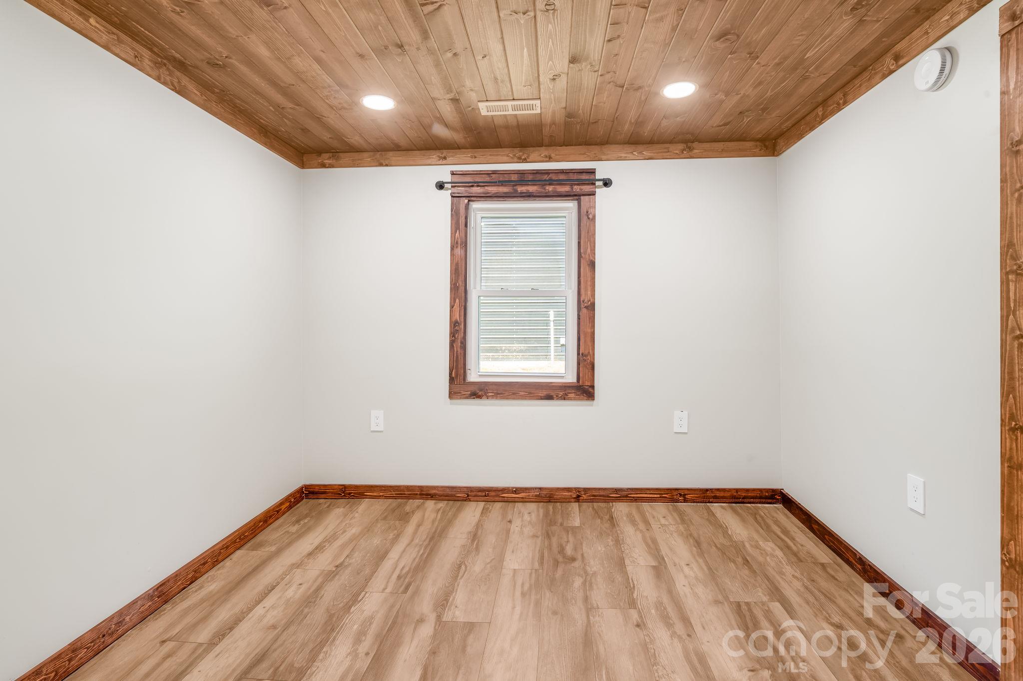 Single Family Residence at 61 Martins Creek Road, Barnardsville, photo 20 of 33