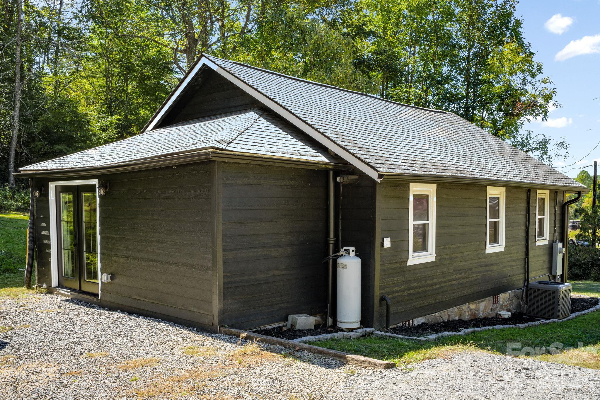 Single Family Residence at 61 Martins Creek Road, Barnardsville, photo 26 of 33