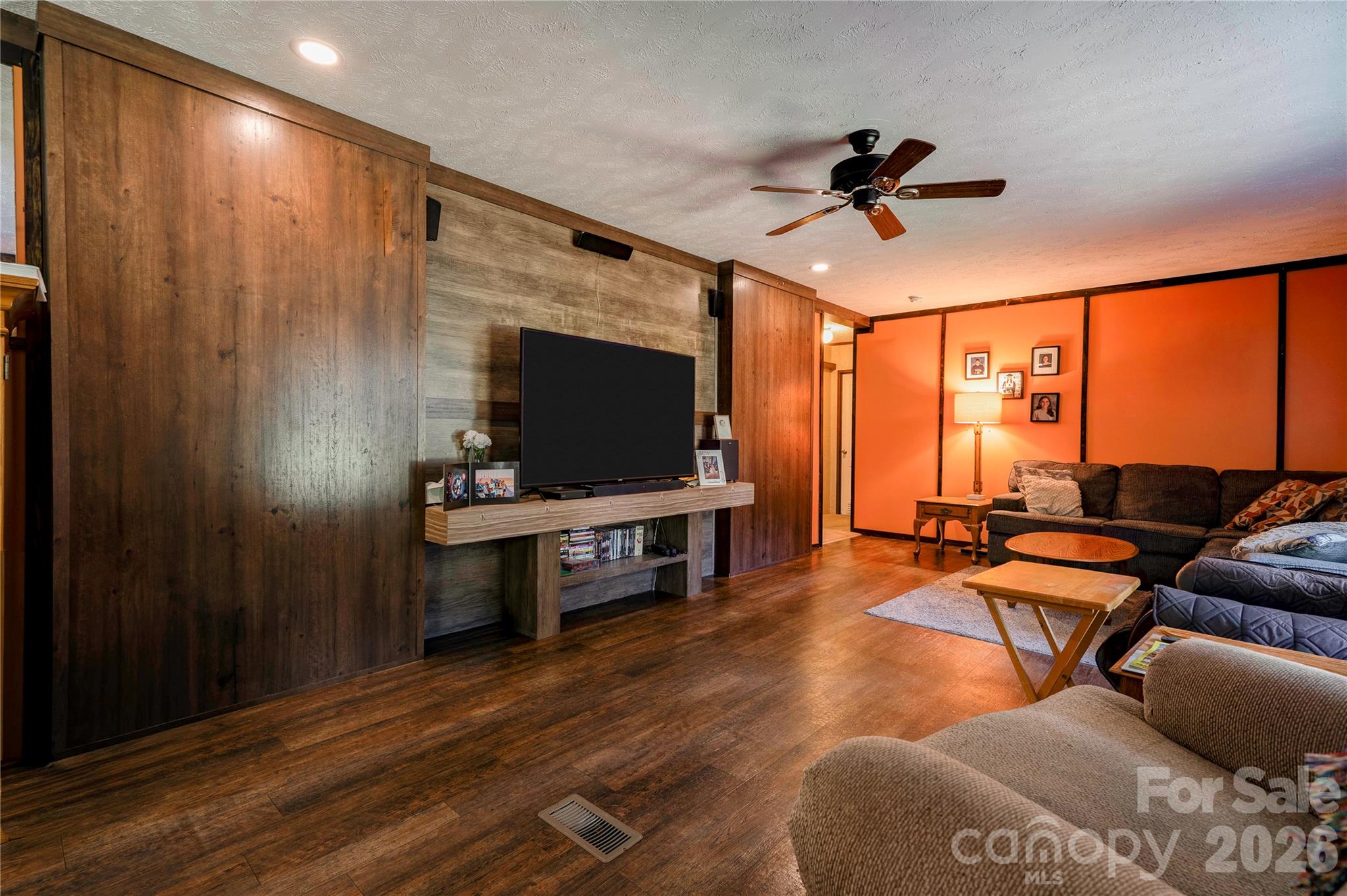 Living Room - 538 Bentley Road, Shelby