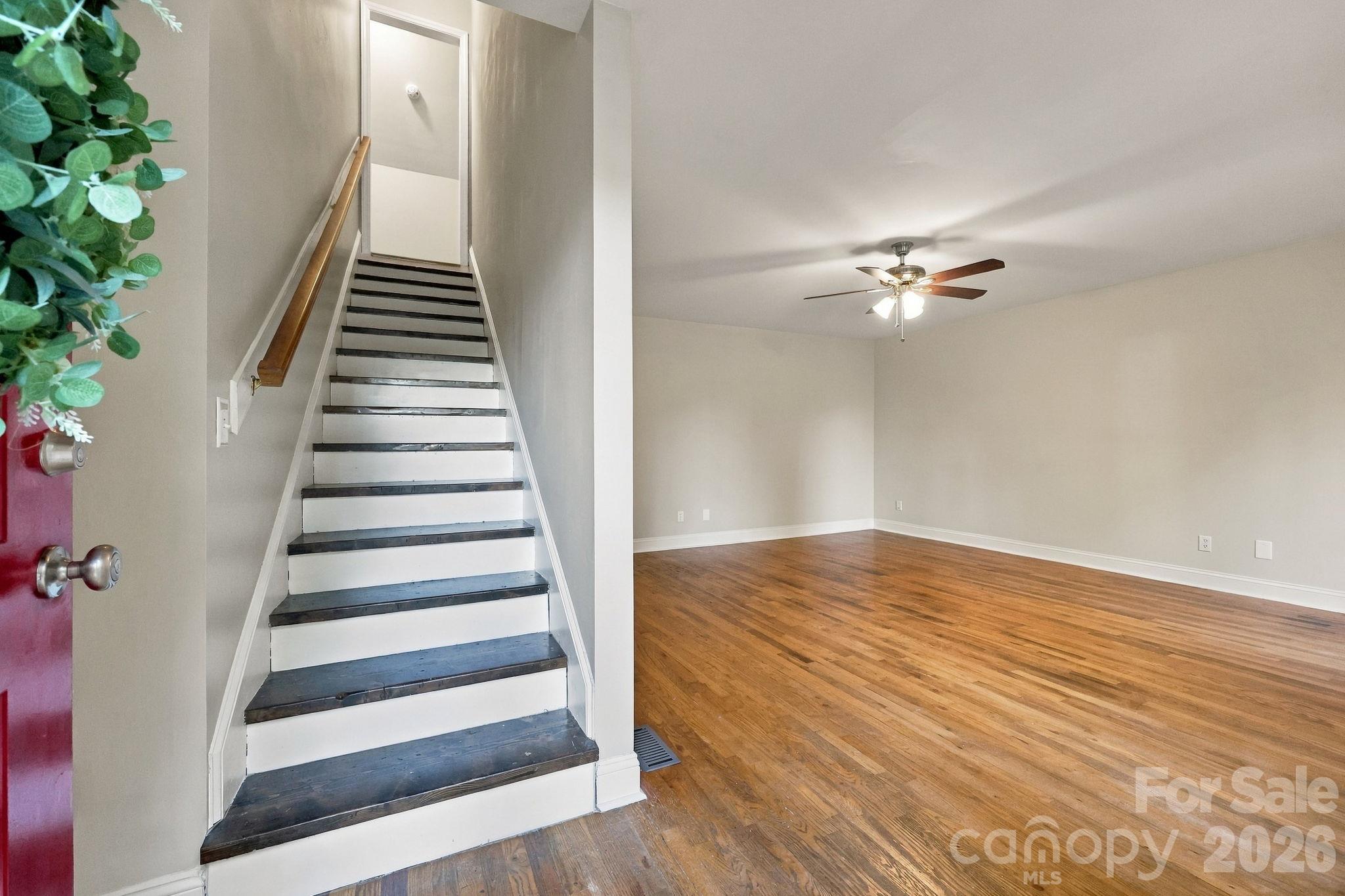 Single Family Residence at 205 Colonial Avenue, Concord, photo 4 of 39