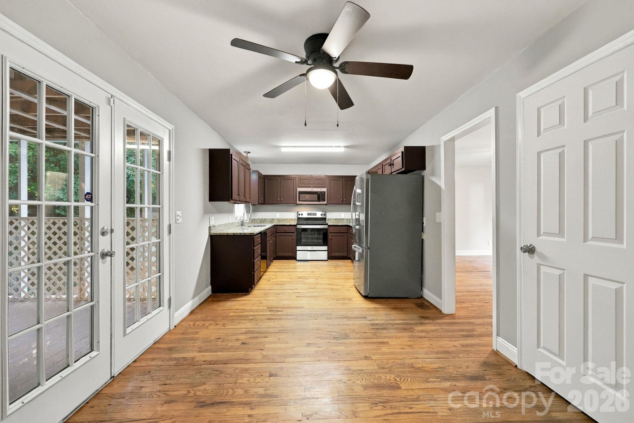 Single Family Residence at 205 Colonial Avenue, Concord, photo 11 of 39