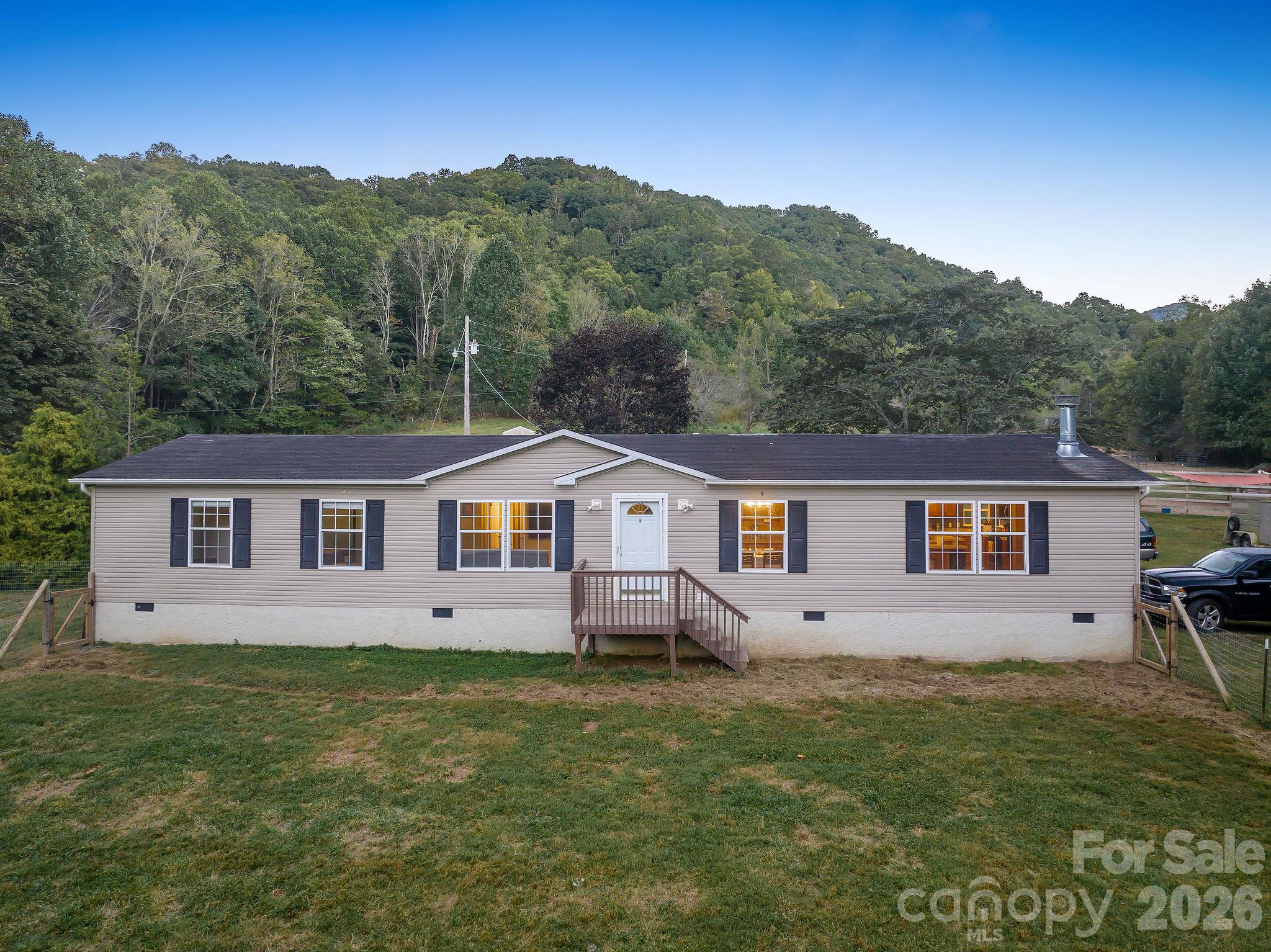 Charming 3 bedroom, 2 bath home. - 1102 Price Town Road, Clyde