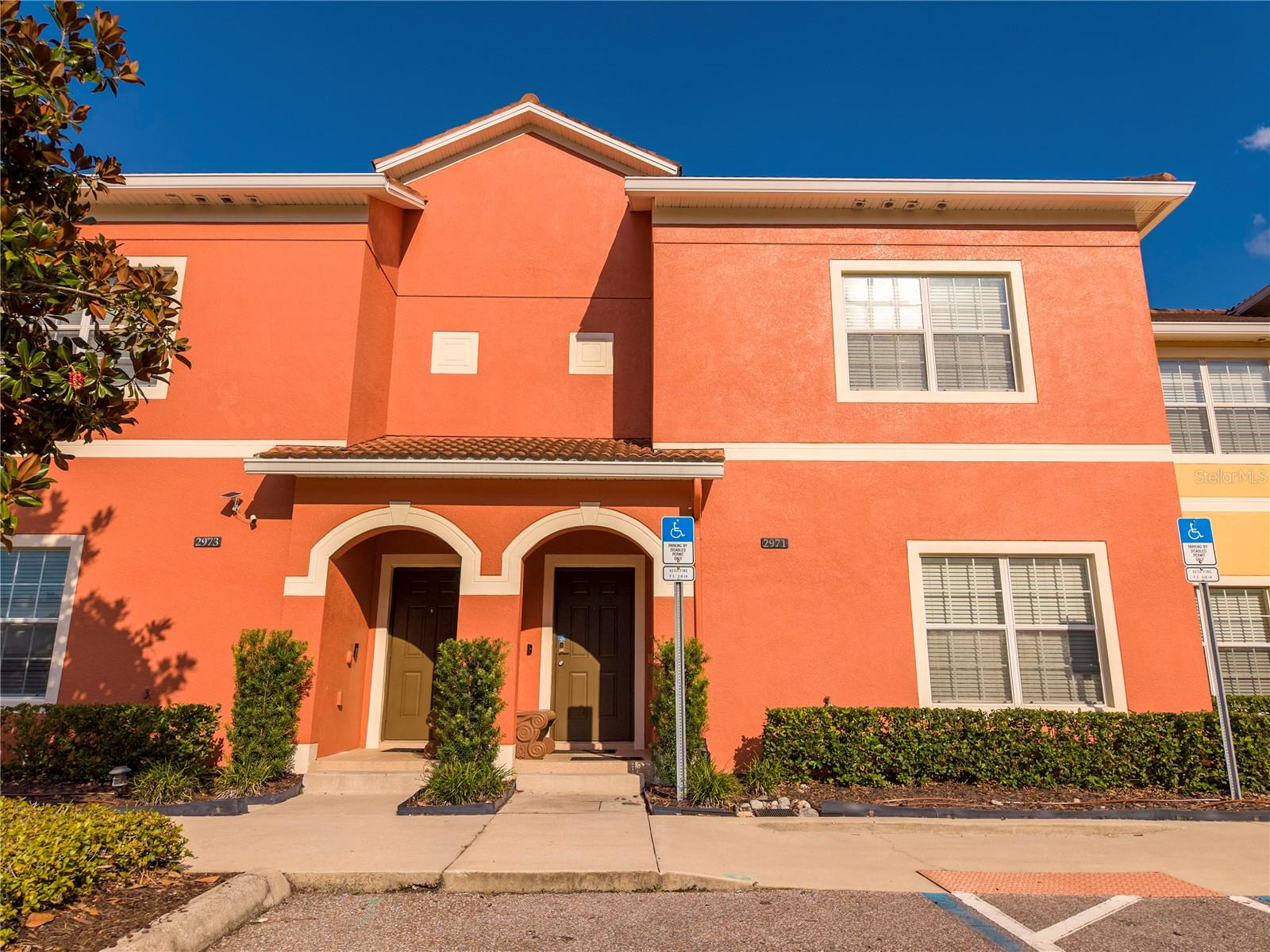 2971 BANANA PALM DR
