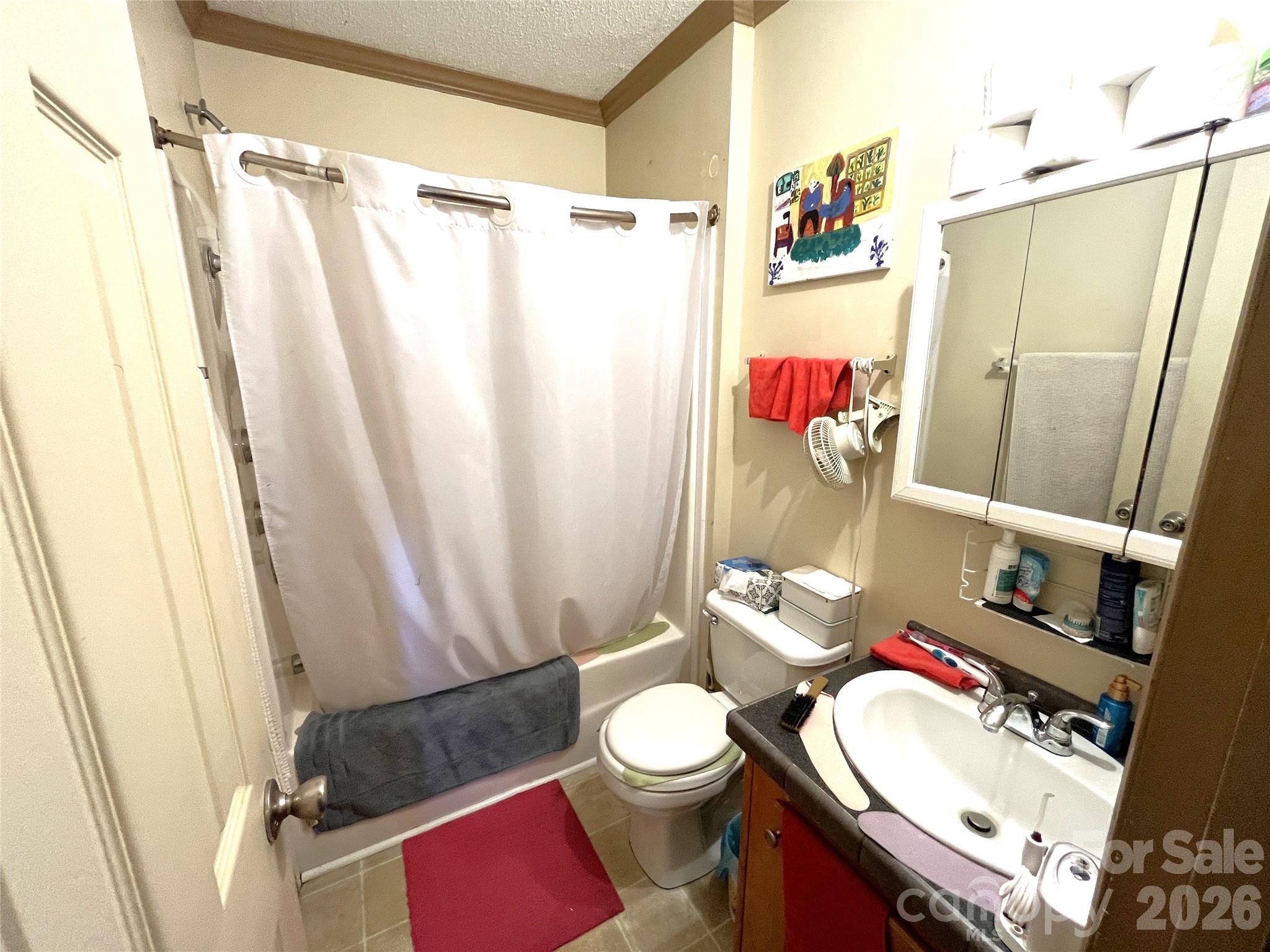 Full bath for guest bedrooms - 121 Hidden Meadow Drive, Candler