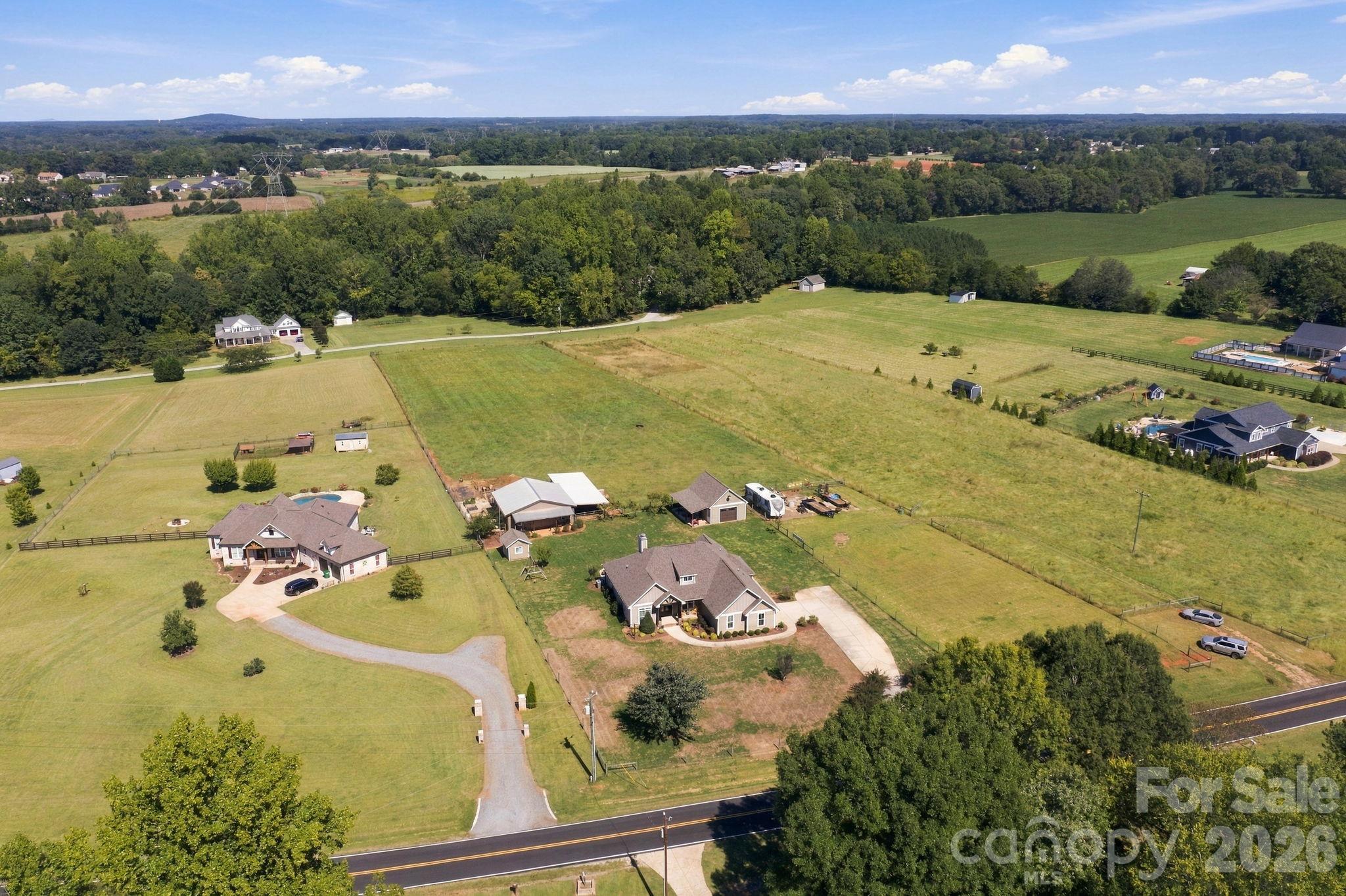 Single Family Residence at 2870 Bradshaw Road, Mooresville, photo 4 of 45