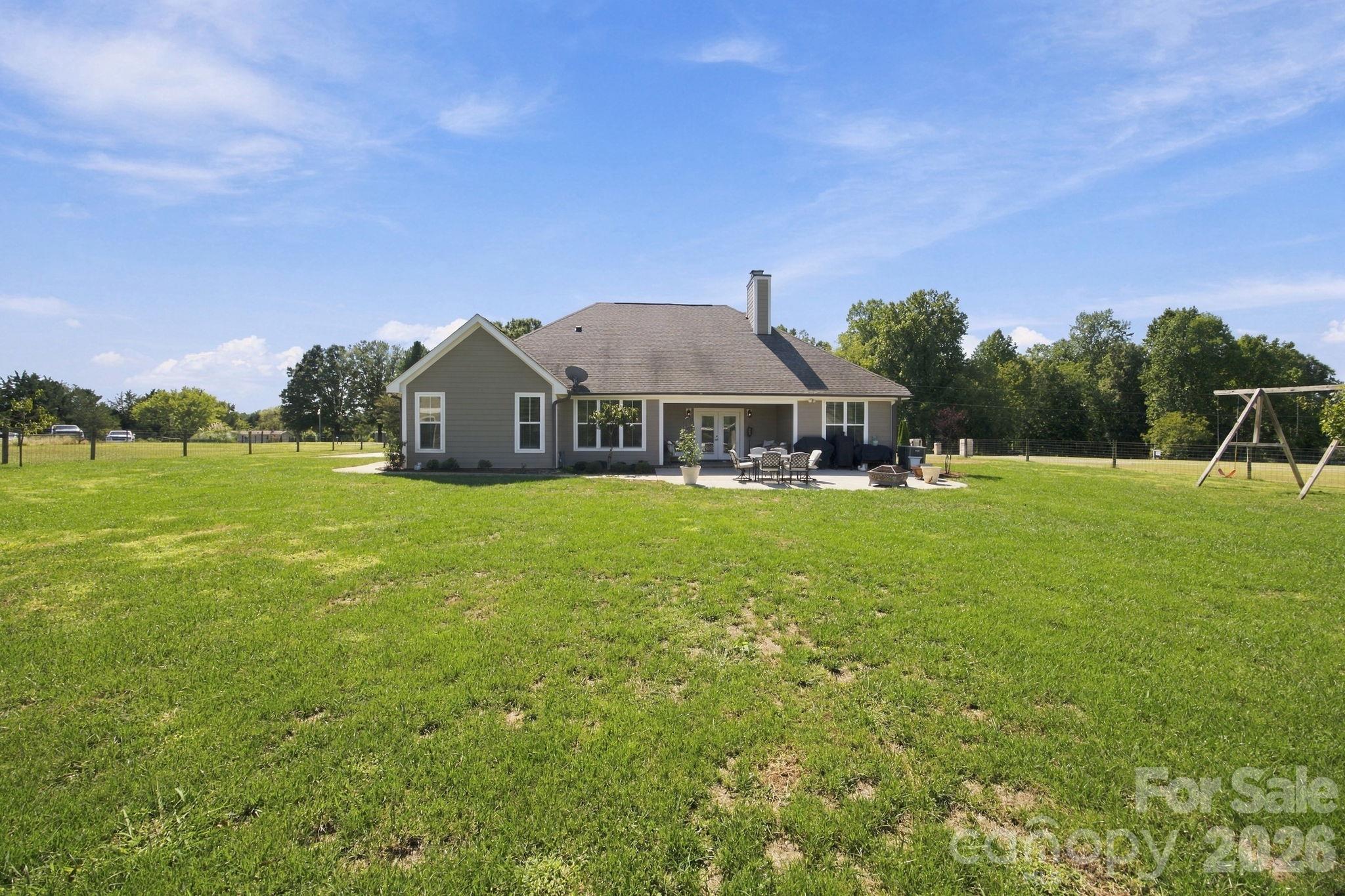 Single Family Residence at 2870 Bradshaw Road, Mooresville, photo 10 of 45