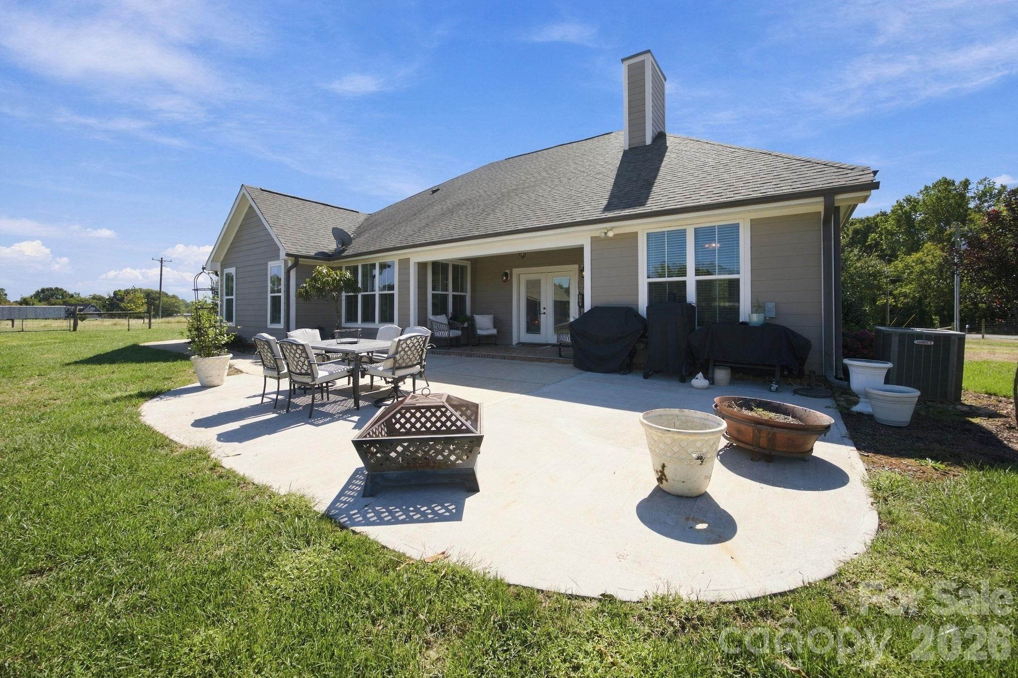Single Family Residence at 2870 Bradshaw Road, Mooresville, photo 11 of 45