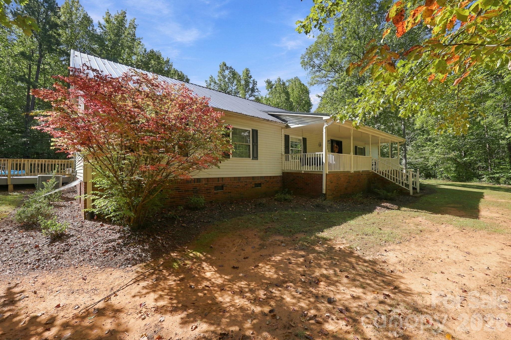 Single Family Residence at 499 Sandy Creek Lane, Lexington, photo 4 of 45
