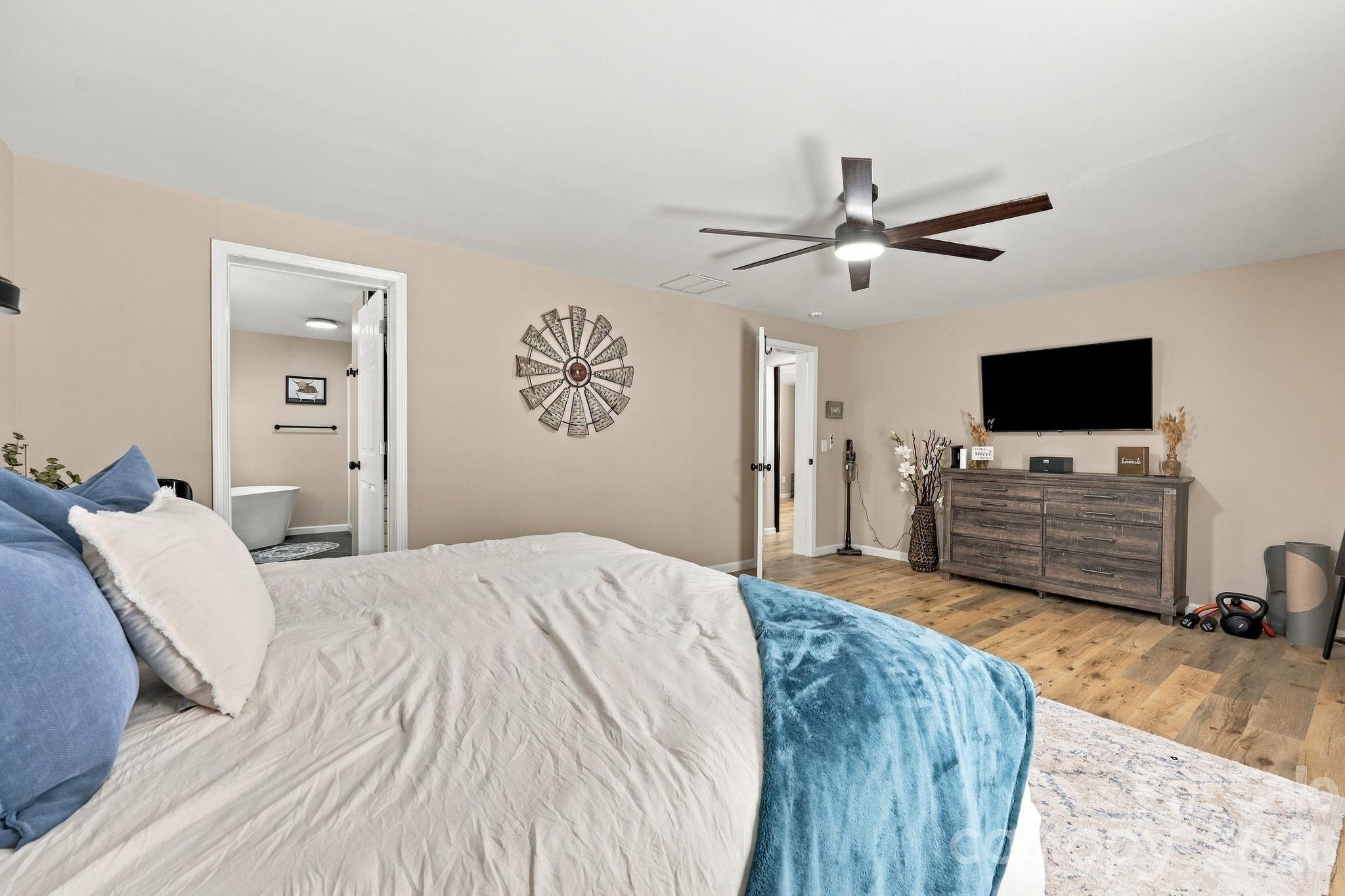 Single Family Residence at 499 Sandy Creek Lane, Lexington, photo 16 of 45