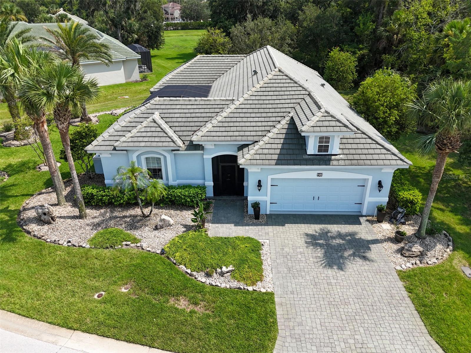 27 LONGVIEW WAY N