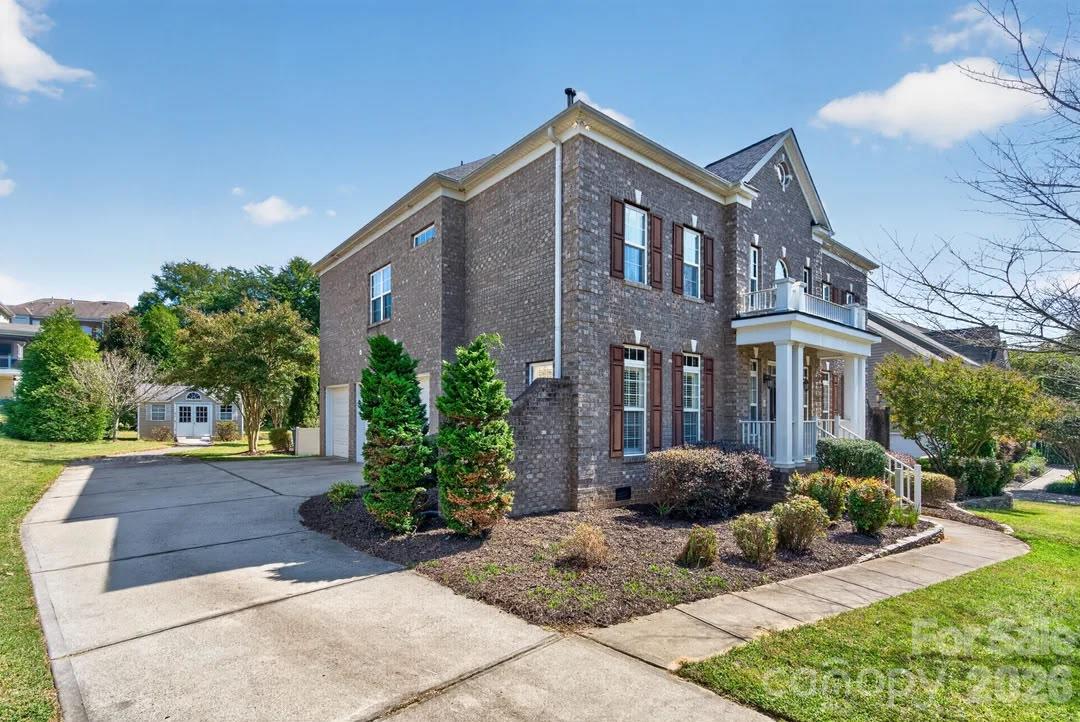 Single Family Residence at 9153 Kensington Forest Drive, Harrisburg, photo 2 of 41