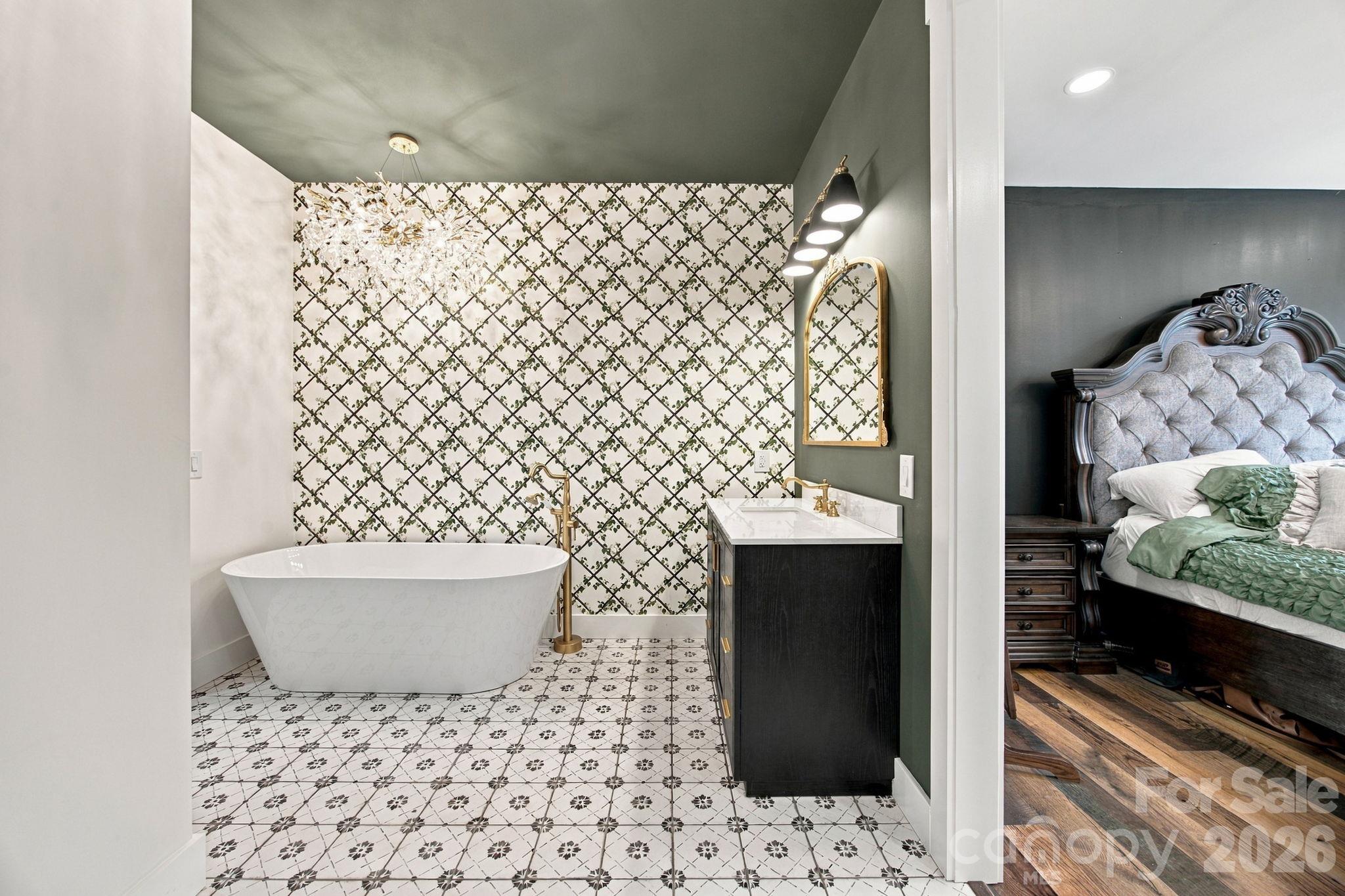Primary en-suite bathroom-imagine relaxing in that tub! - 1020 Rock Pond Lane, Salisbury