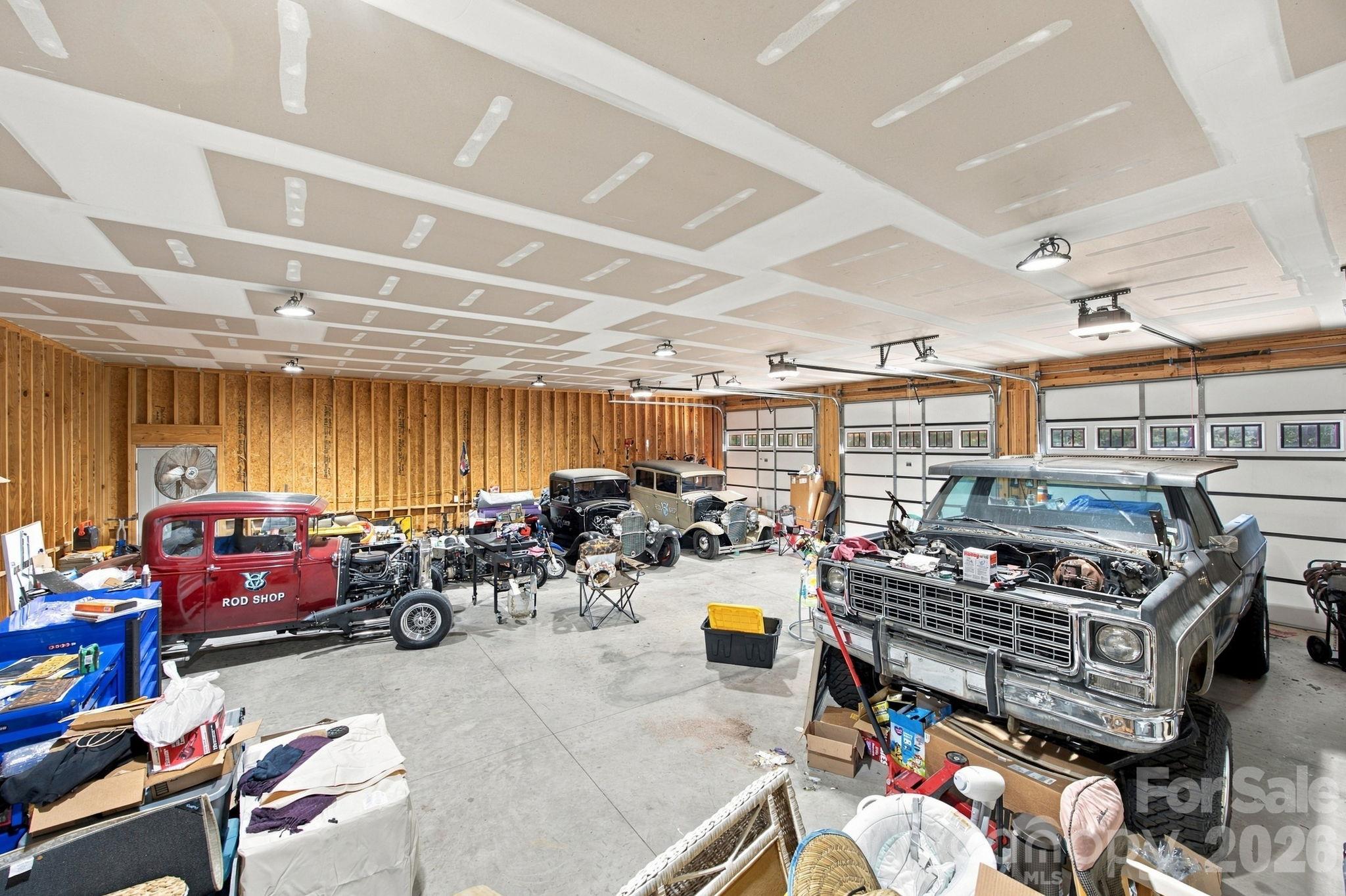 Over 1600 sq foot garage! - 1020 Rock Pond Lane, Salisbury