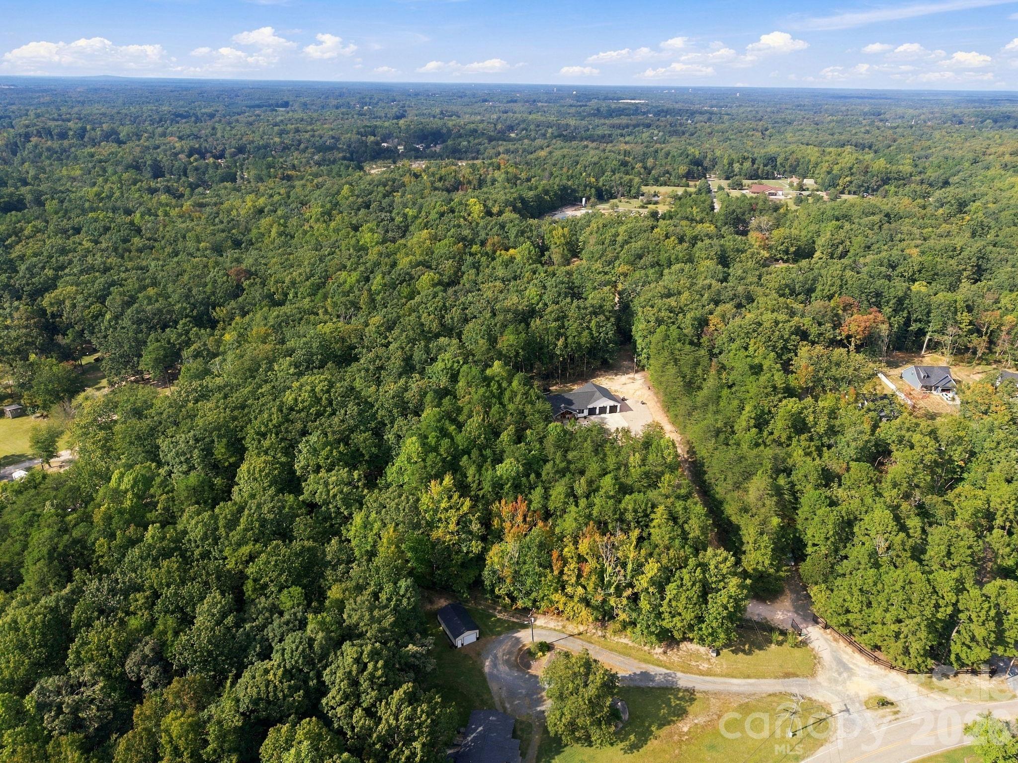 Your new secluded home! - 1020 Rock Pond Lane, Salisbury