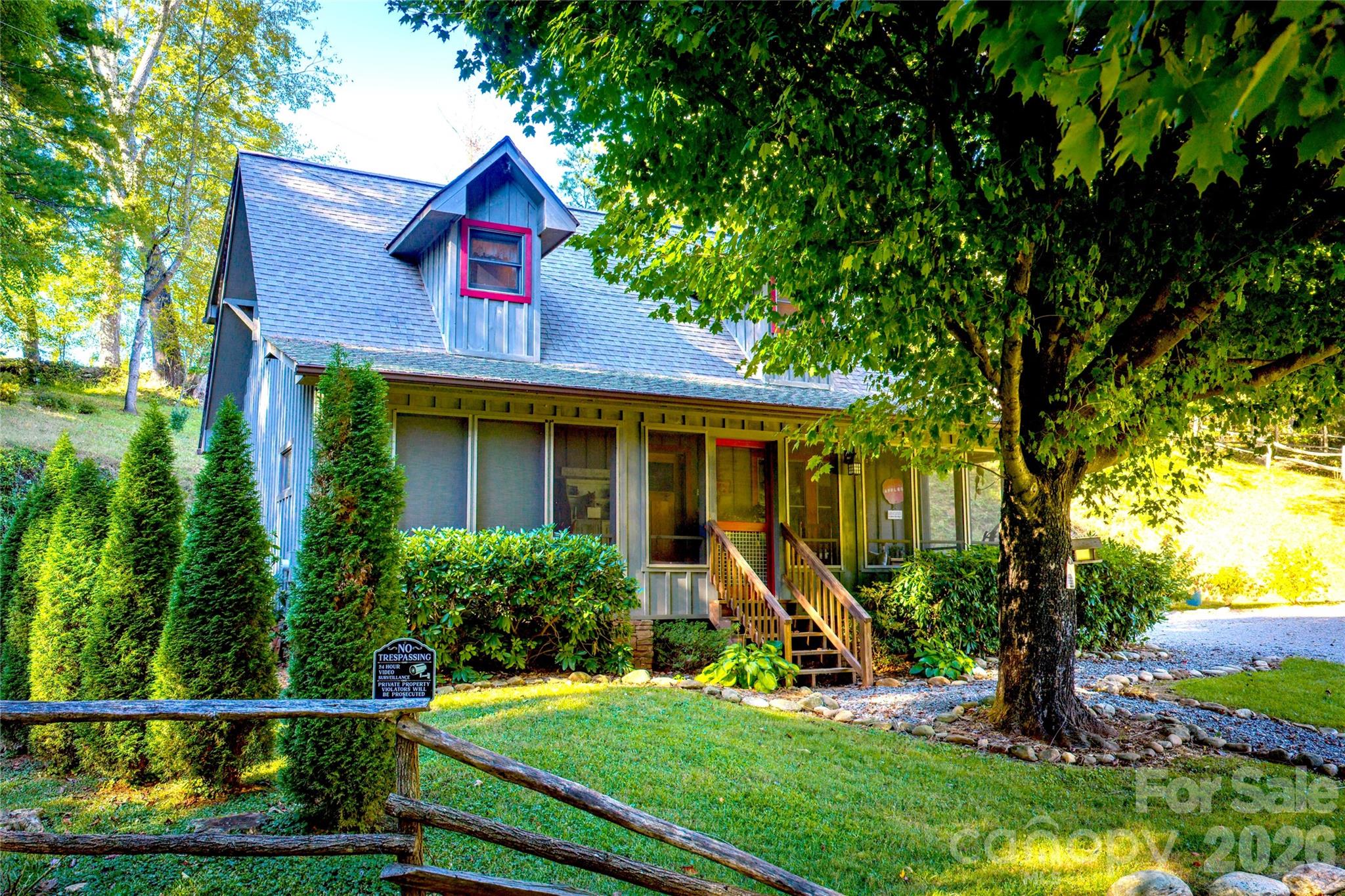 Comfortable updated Cabin adjoins HOA waterfront park. 28 Froggy Bottom in Bethel. - 28 Froggy Bottom Trail, Canton