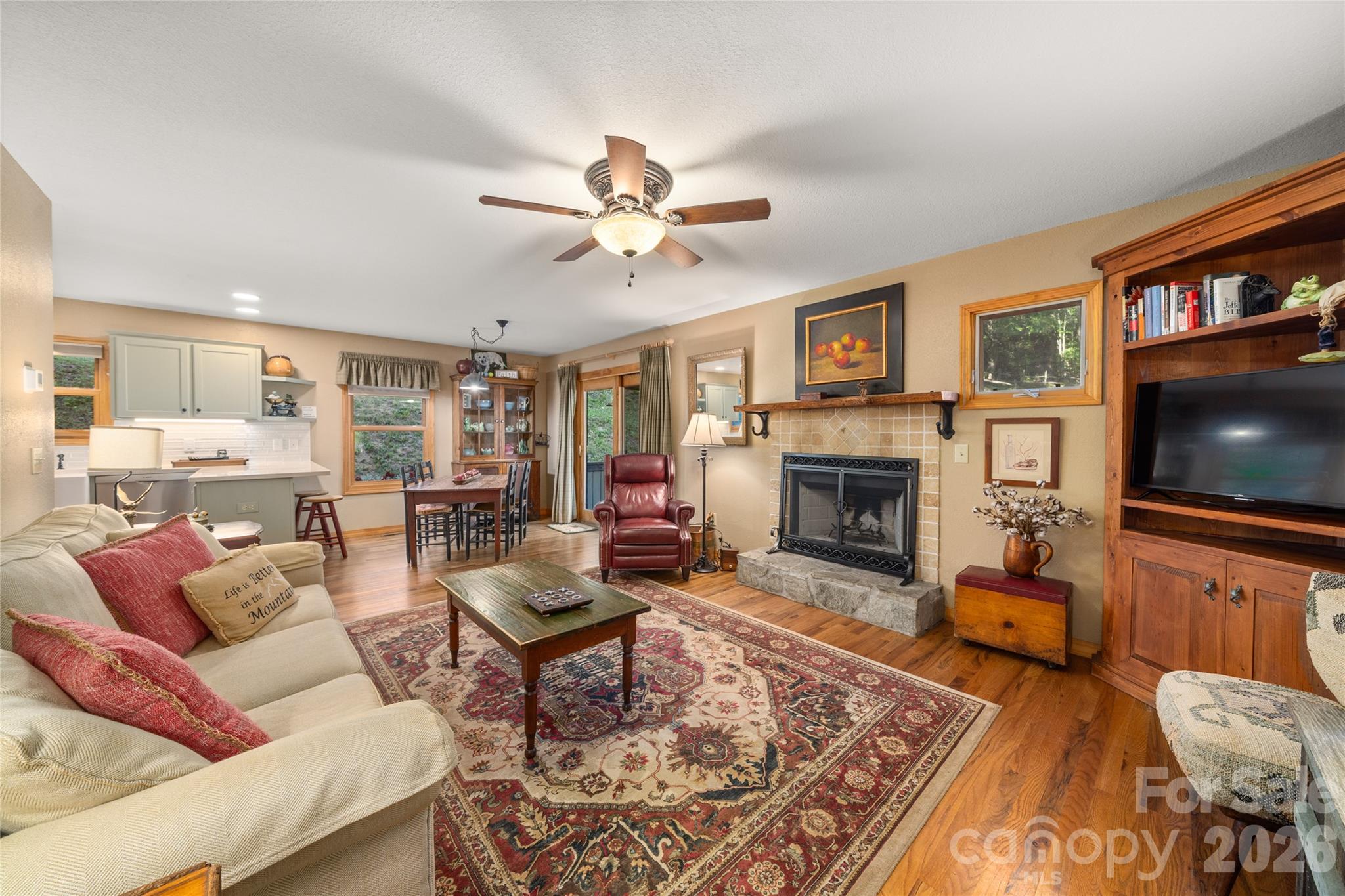 Single Family Residence at 28 Froggy Bottom Trail, Canton, photo 13 of 48